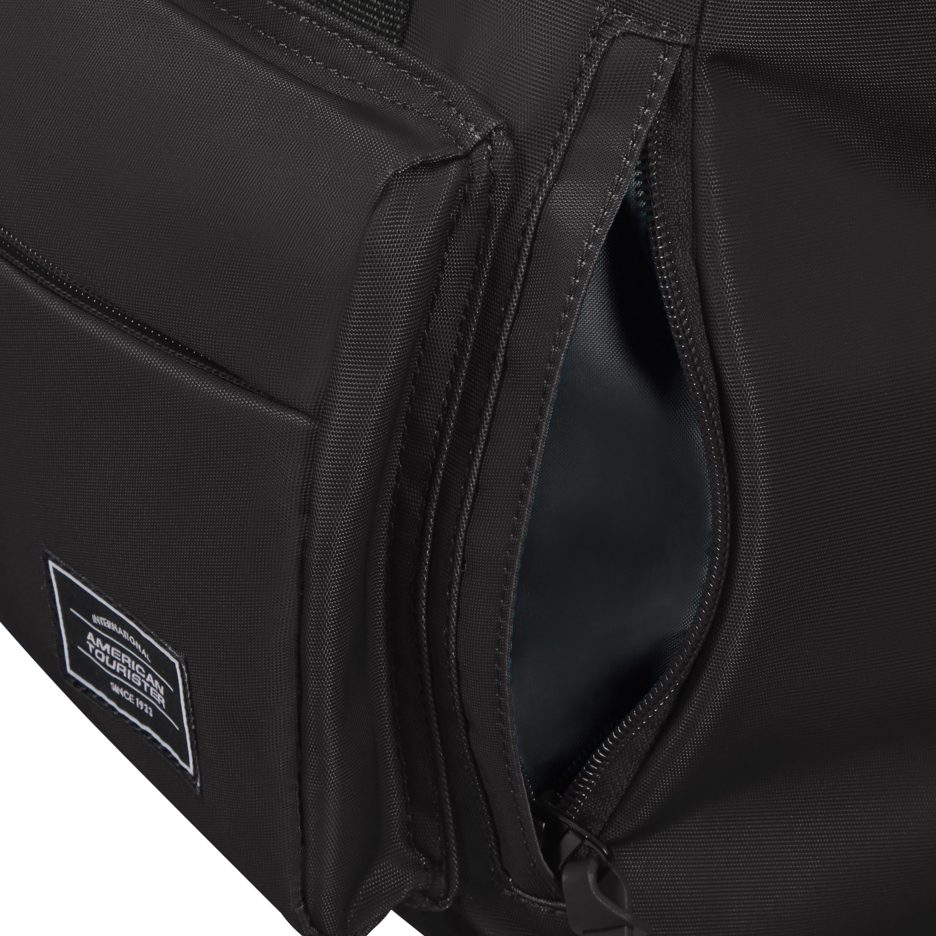 American Tourister Urban Groove Backpack - Lightweight Travel Backpack for Men & Women, Durable Laptop Backpack with USB Charging Port - Perfect for School, Work, Travel & Daily Commute