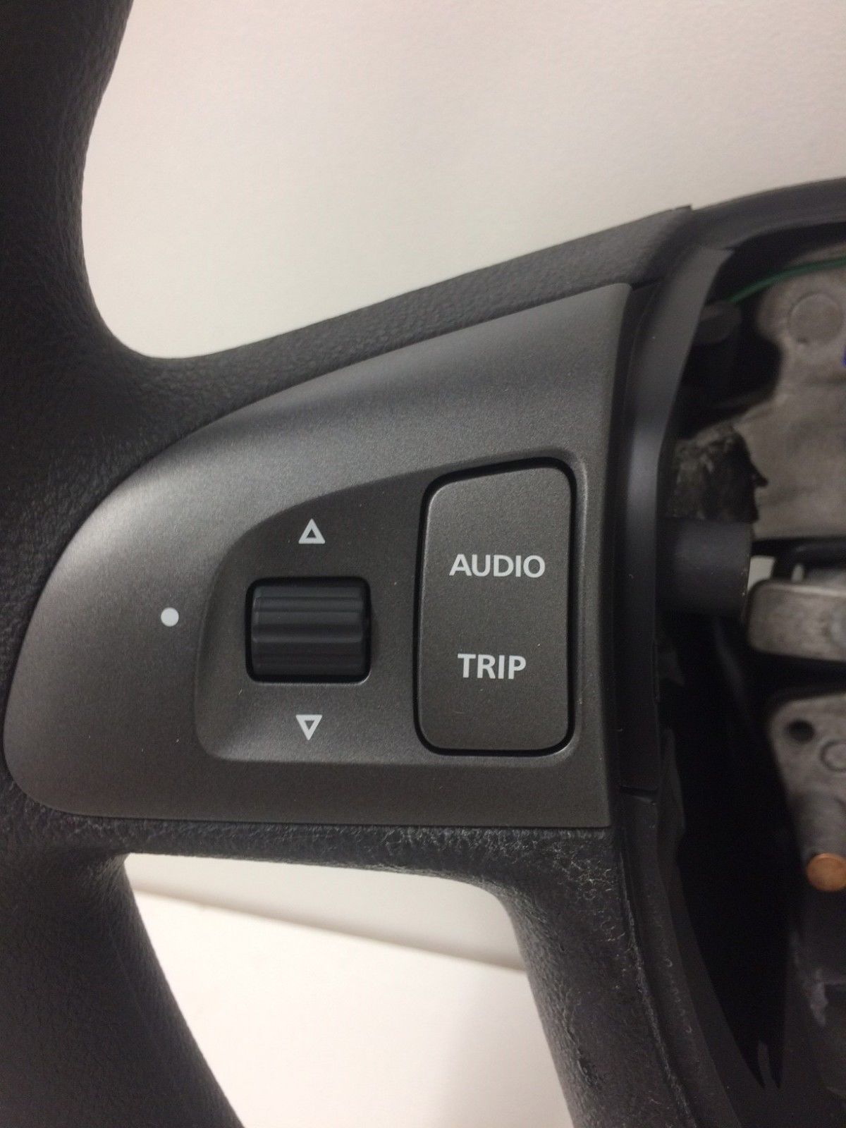 Genuine Holden VE Commodore Omega Steering Wheel with Audio Switches - Perfect Replacement for Car Interior Upgrade & Driving Comfort