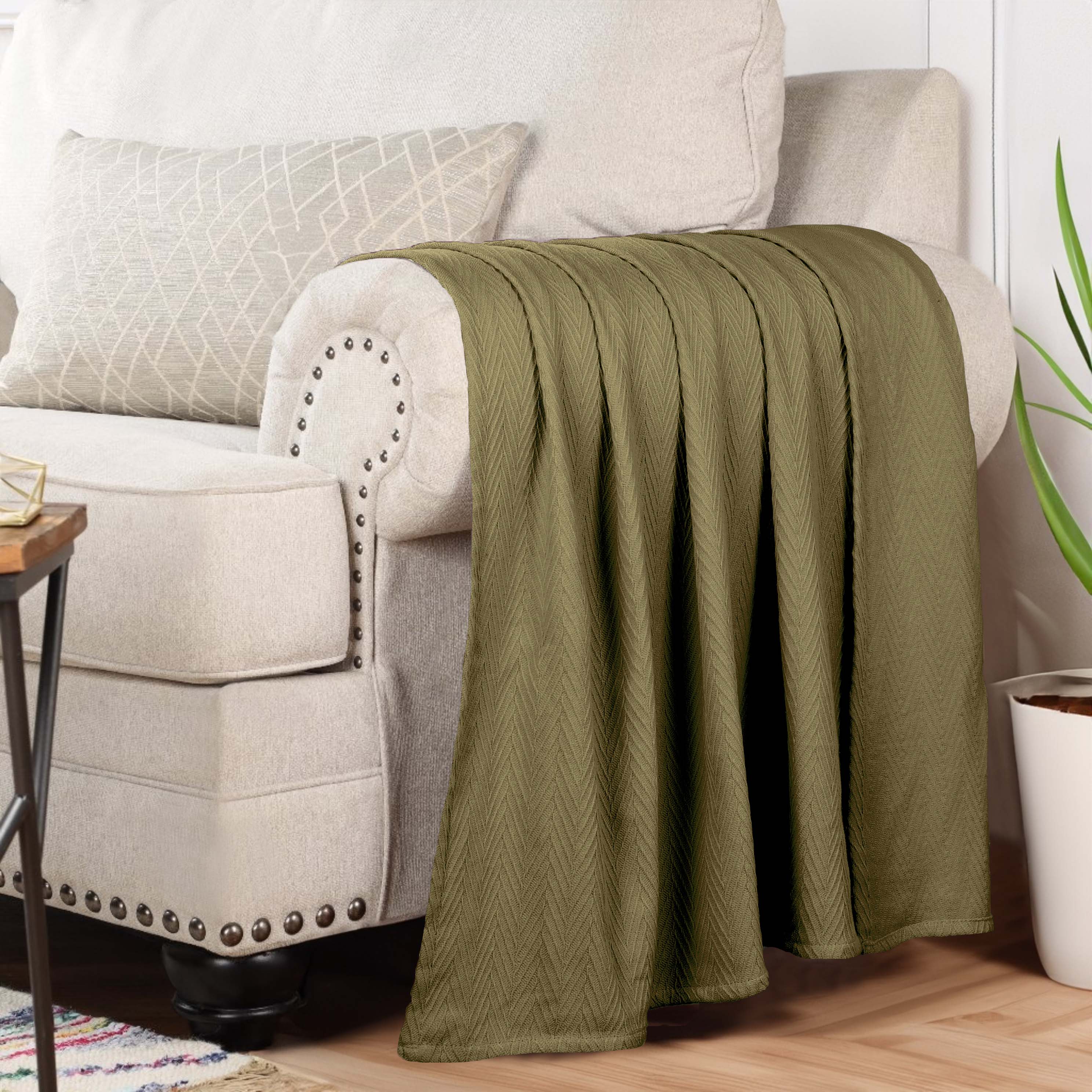 Soft All-Season Chevron Cotton Bed Blanket & Sofa Throw - Cozy Home Decor for Living Room, Bedroom, and Travel
