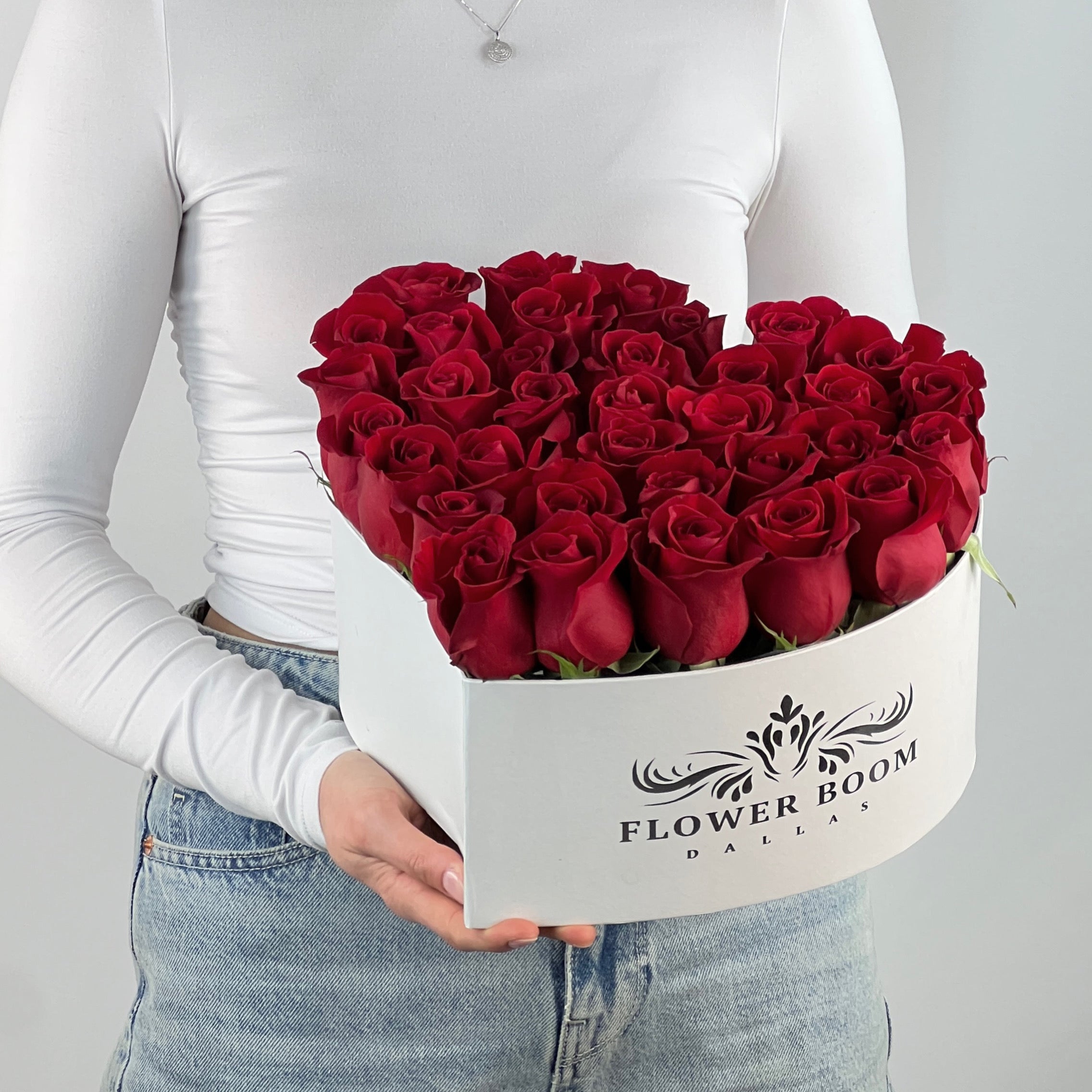 Dallas' Heart Petals - Romantic Rose Petals for Weddings, Anniversaries & Special Events | Perfect for Aisle Decor, Proposal Surprises & Table Scatter