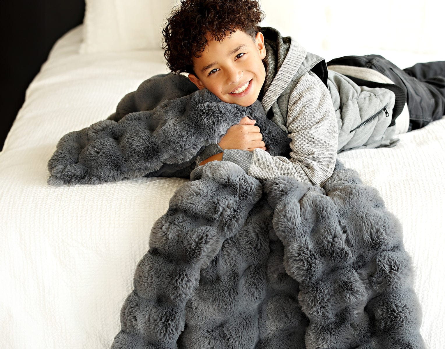 Ultra Soft Cloud Castlerock Blanket - Premium Cozy & Warm Fleece Throw Blanket for Bed, Couch, and Travel - Perfect for Winter, Gifts, and Home Decor