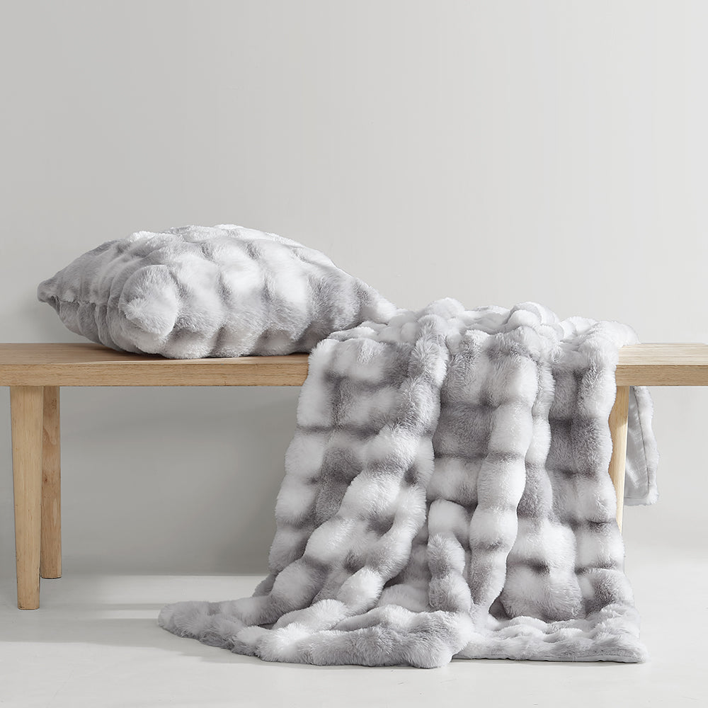 Luxury Faux Rabbit Fur Silver Throw Blanket by Logan & Mason - Soft Plush Platinum Gray Winter Blanket for Couch, Bed & Home Decor - Perfect for Cozy Evenings and Gift Giving