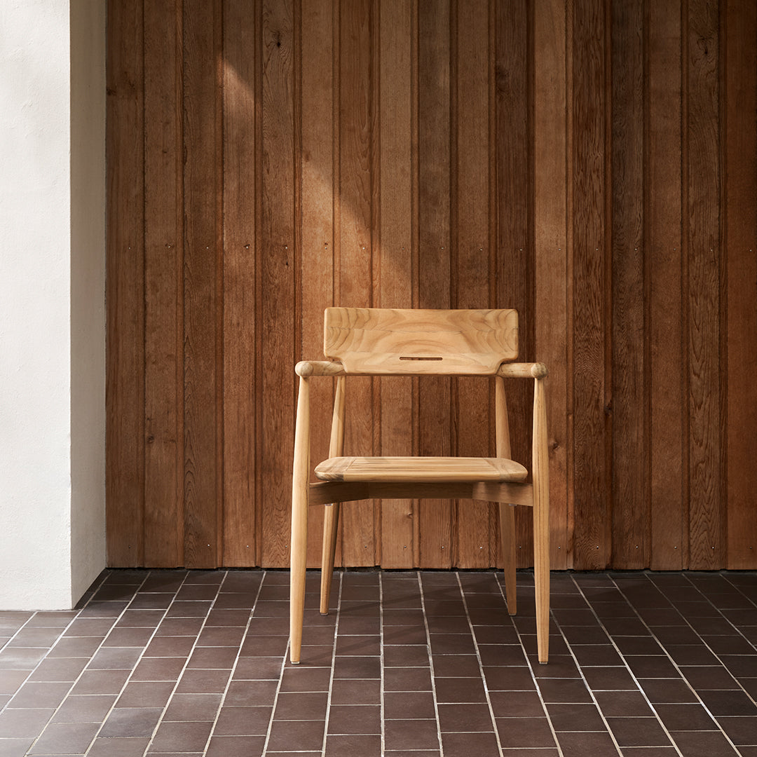E008 Embrace Outdoor Dining Chair - Waterproof & Durable Patio Furniture for Garden, Poolside, and Backyard - Perfect for Relaxing & Entertaining