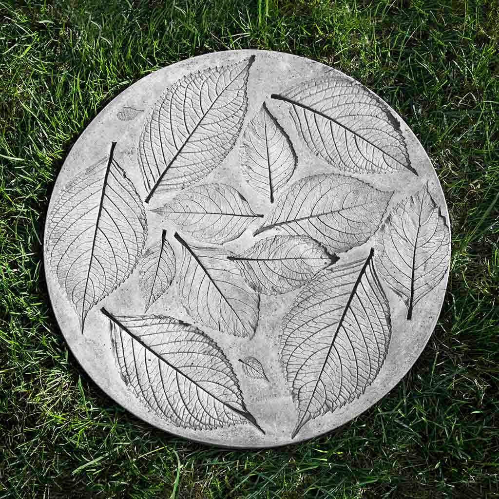 Campania International Hydrangea Leaf Stepping Stone - Decorative Garden Path Stone for Outdoor Landscaping | Perfect for Walkways, Flower Beds & Backyard Decor