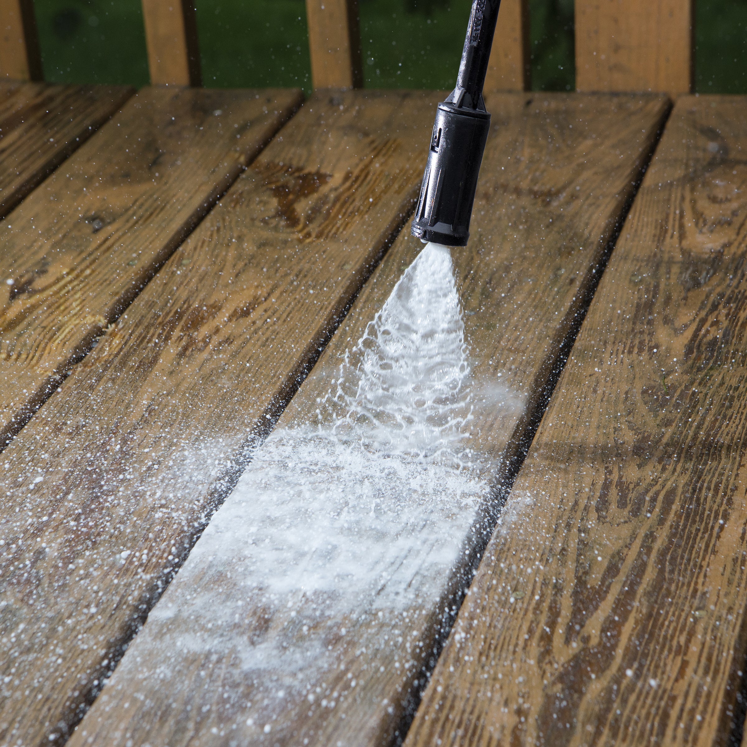 Sun Joe SPX1000 1600 PSI Electric Pressure Washer with 1.1 GPM & 11 Amp Motor - Perfect for Home Cleaning, Driveway Washing, and Outdoor Surface Maintenance