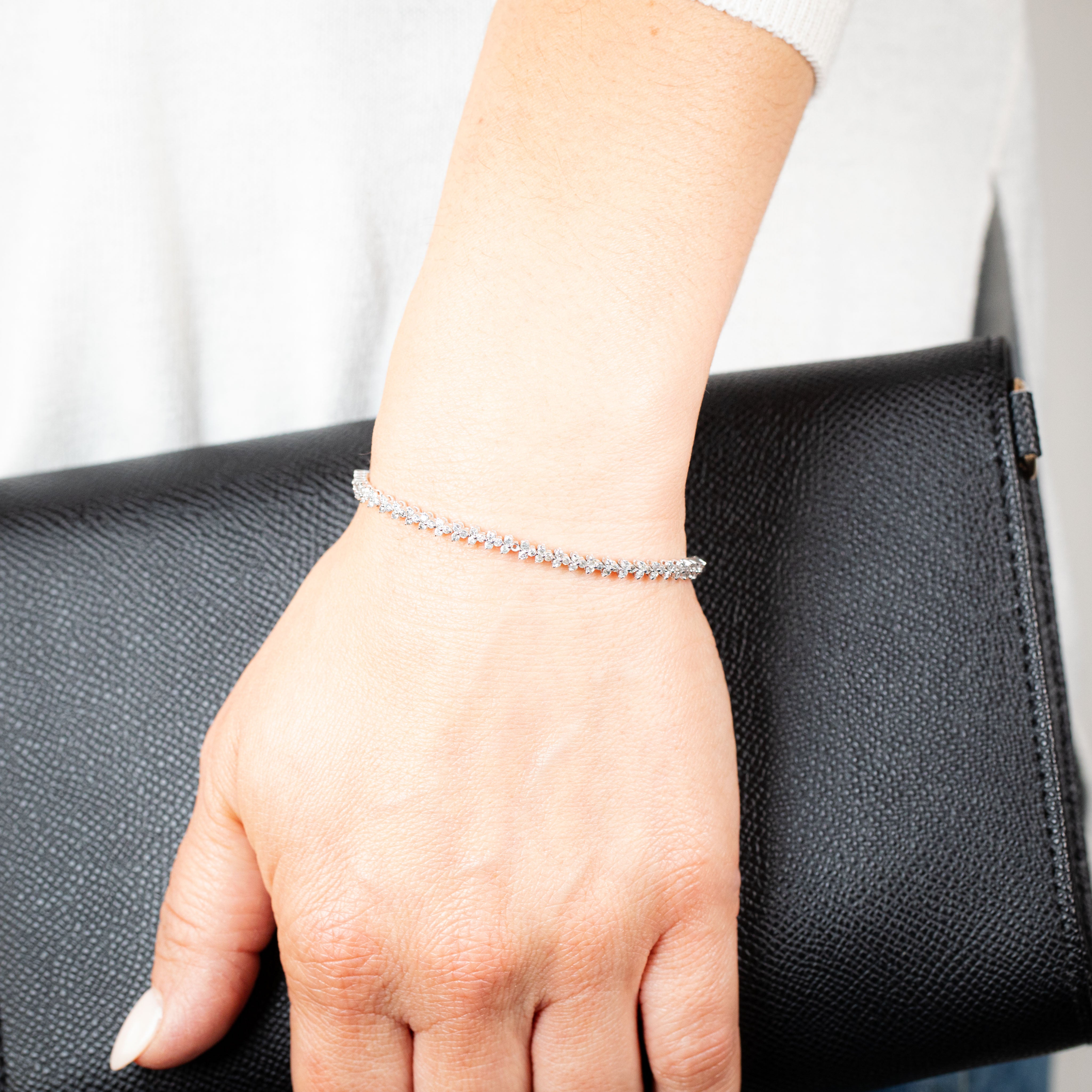 2 Carat Diamond Tennis Bracelet in 9K White Gold 17.5cm - Elegant Jewelry for Women, Perfect for Weddings, Anniversaries & Special Occasions