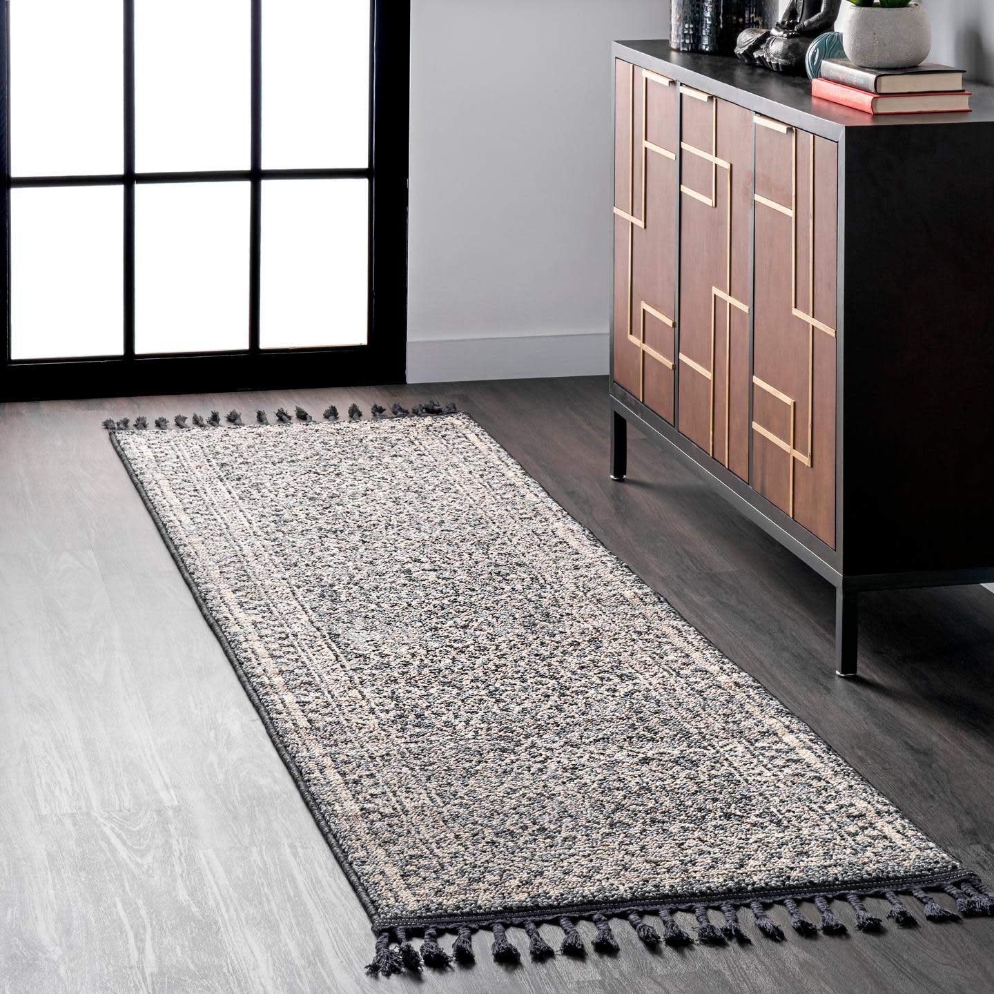nuLOOM Claudia Diamond Tassel Accent Rug 2x4 Grey - Bohemian Chic Home Decor for Living Room, Bedroom & Entryway