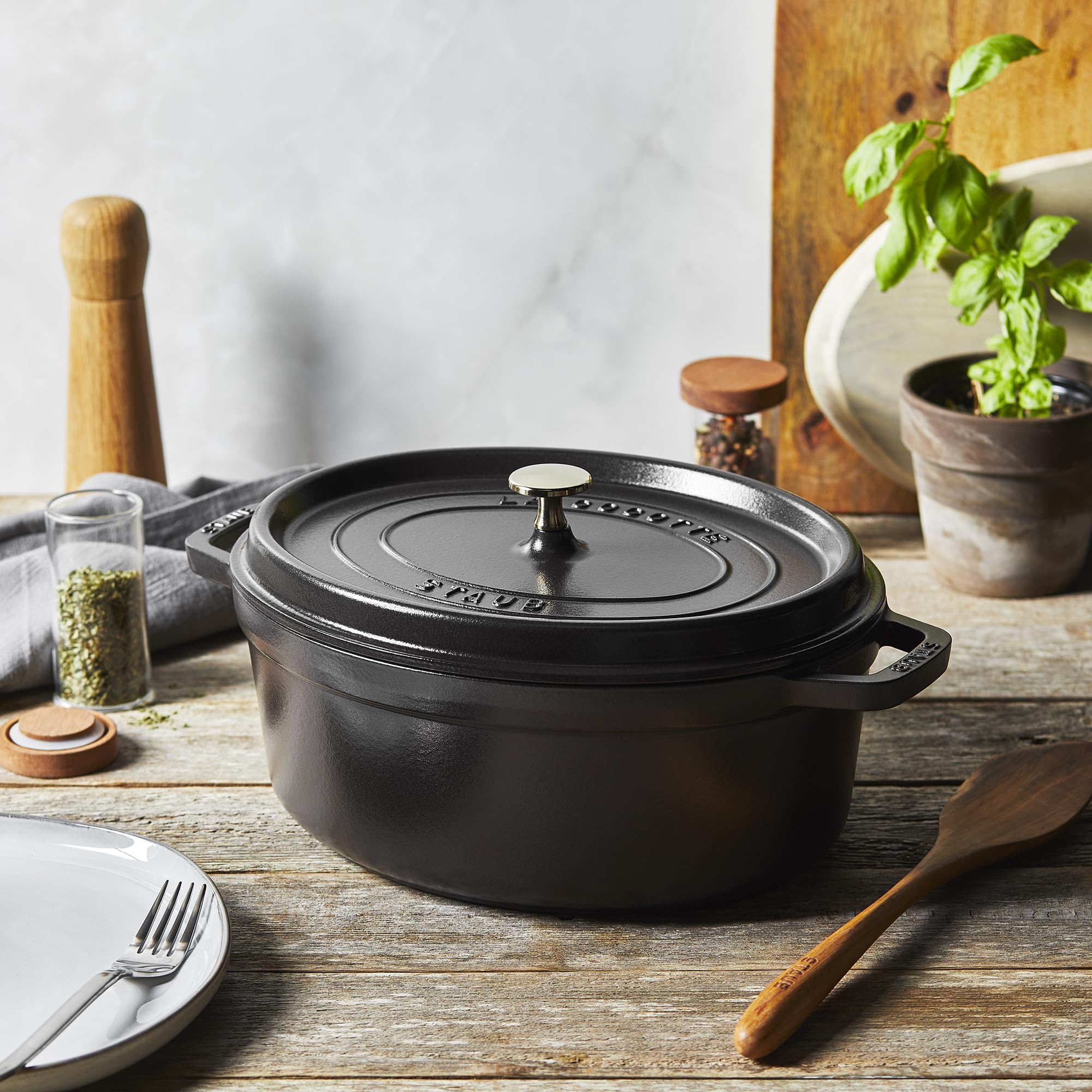 Staub 37cm Cast Iron Dutch Oven - Enameled Black Cocotte for Stovetop, Oven & Grill - Perfect for Braising, Stewing & Baking - Heavy Duty Cookware for Home Chefs