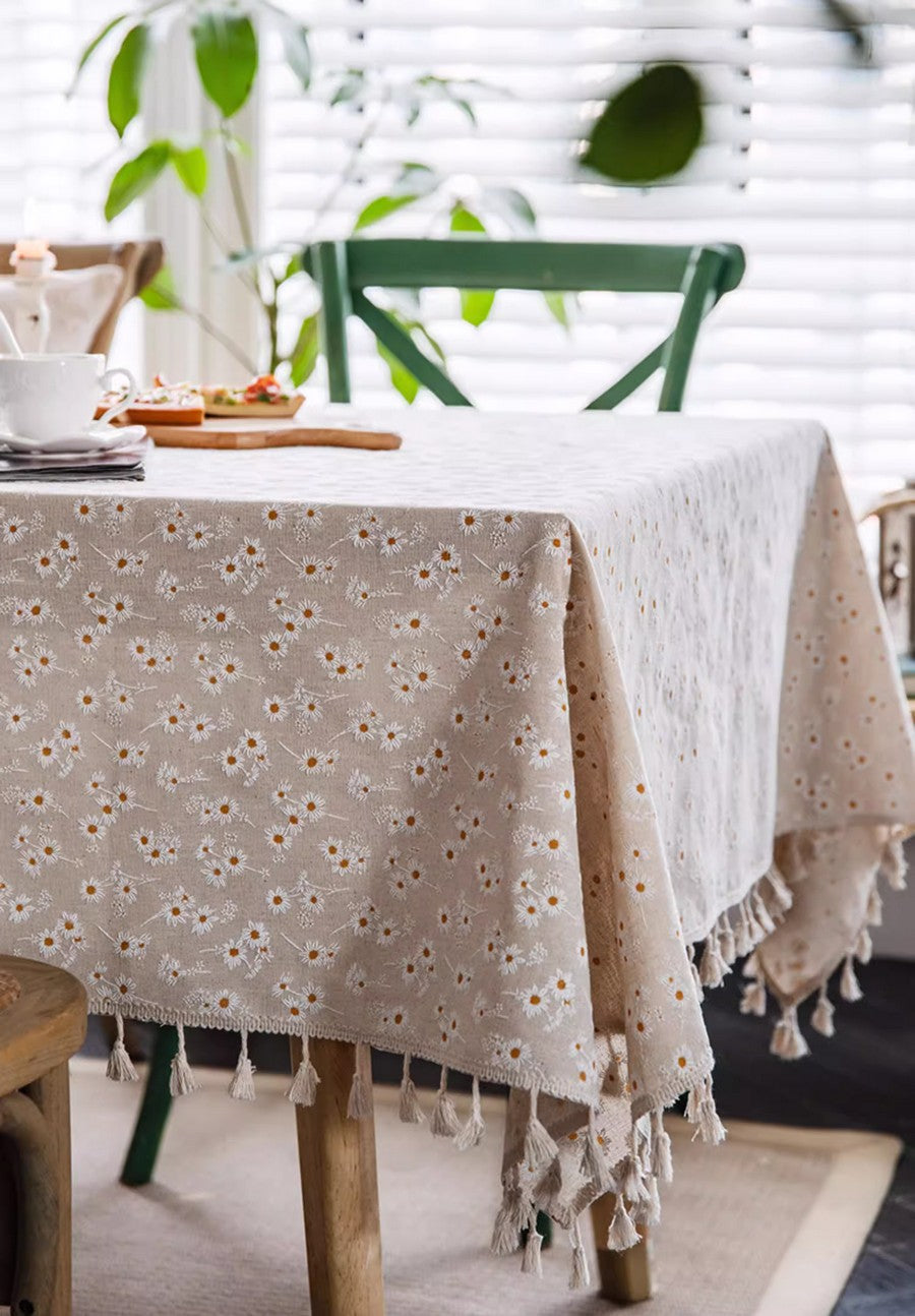 Rustic Floral Farmhouse Tablecloth - Large Rectangle Linen Table Cover for Kitchen & Dining Room - Perfect for Farmhouse, Country, or Vintage Decor - Ideal for Family Dinners, Parties, and Holiday Gatherings