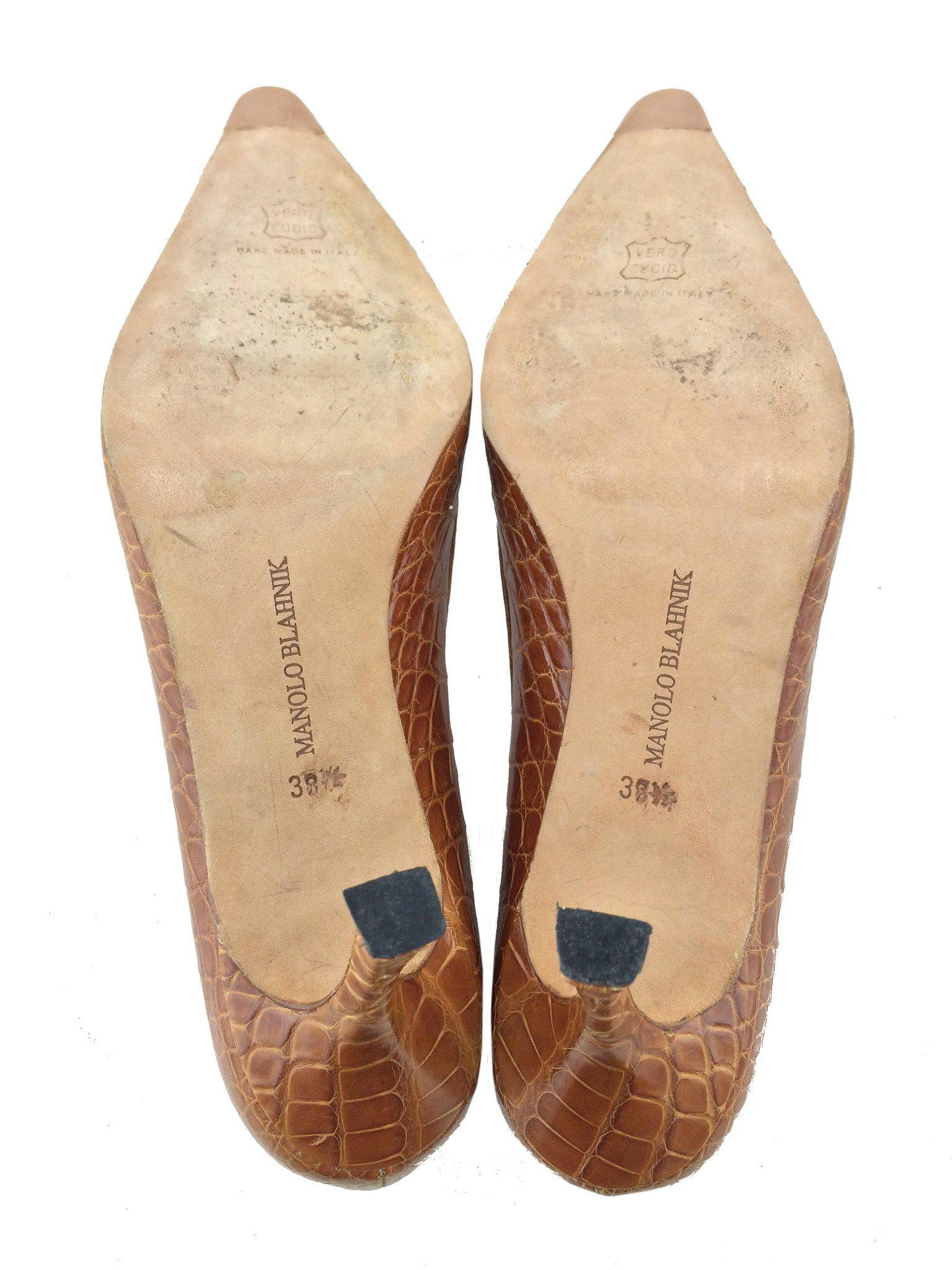 Manolo Blahnik BB Crocodile Leather Pumps Women's Size 8.5 - Elegant High Heels for Wedding, Party & Evening Events