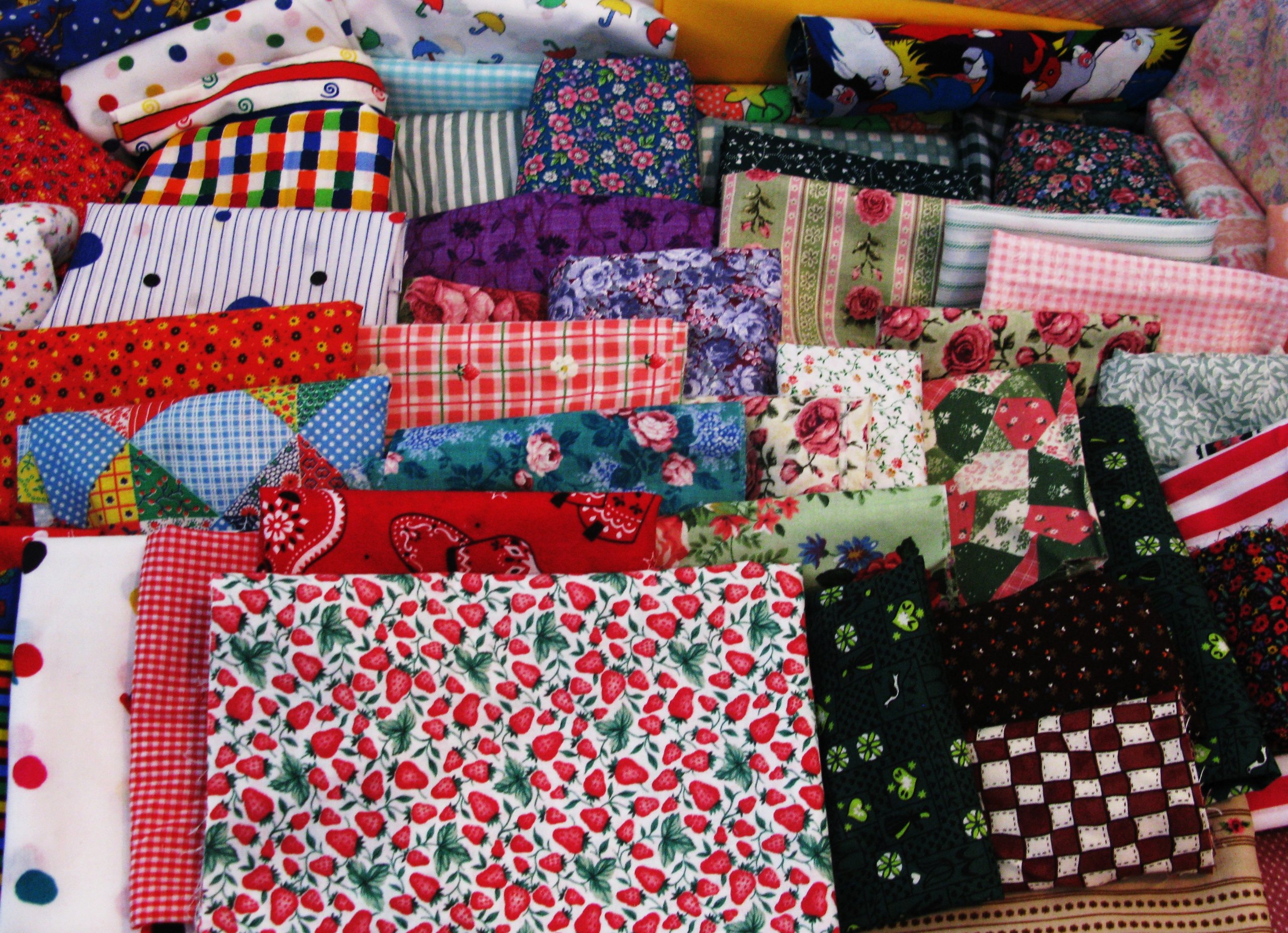 5lb Fabric Scraps & Remnants Box for Quilting, Sewing & Crafting - Perfect for DIY Projects, Patchwork & Home Decor