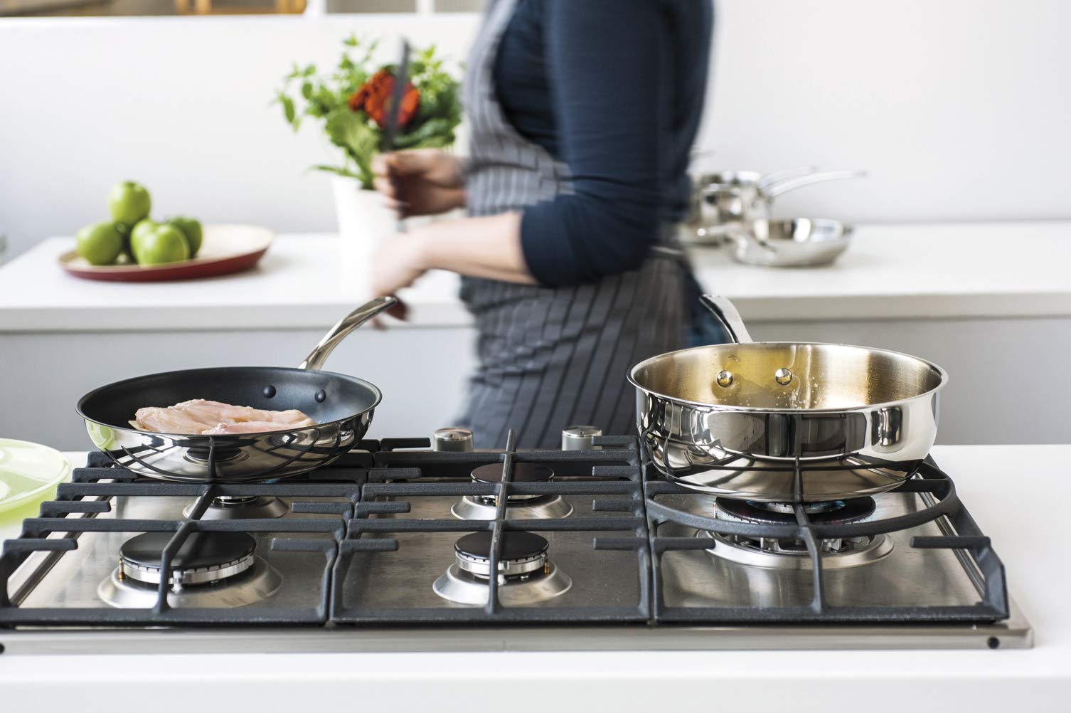 Belvia 24cm Stainless Steel Sauté Pan with Tempered Glass Lid - Nonstick Cookware for Frying, Searing & Simmering - Perfect for Gas, Electric & Induction Stovetops