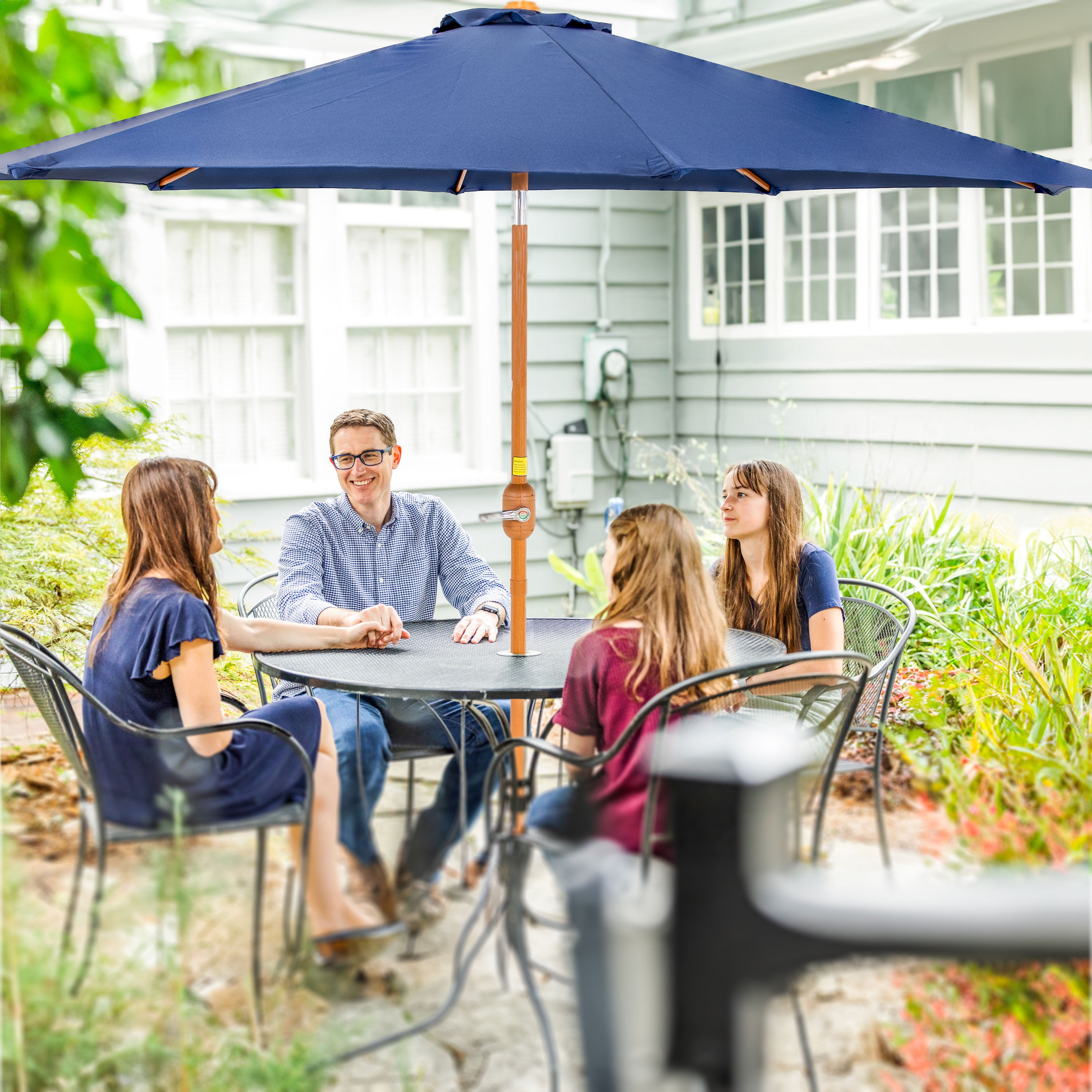Sunnydaze 8.5 ft Outdoor Patio Umbrella with Realistic Woodgrain Finish - Perfect for Backyard, Poolside, and Garden Shade