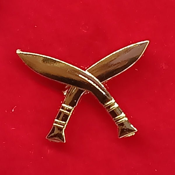 Golden Crossed Khukuri Brooch - Authentic Nepalese Dagger Pin for Men & Women | Perfect for Cosplay, Costume Jewelry, and Cultural Events