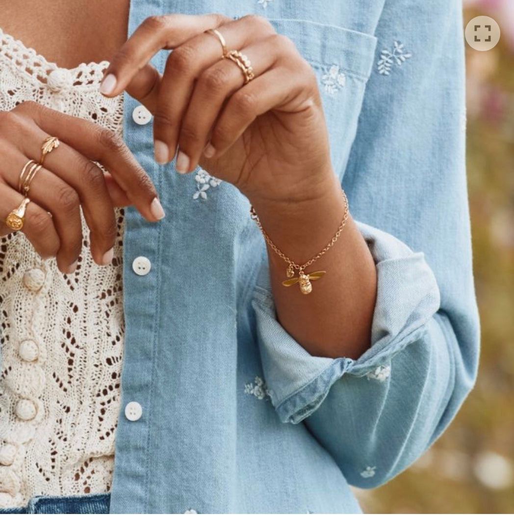 Alex Monroe Baby Bee Charm Bracelet - Dainty Gold Bee Jewelry for Women, Girls - Perfect Gift for Birthdays, Anniversaries & Everyday Wear