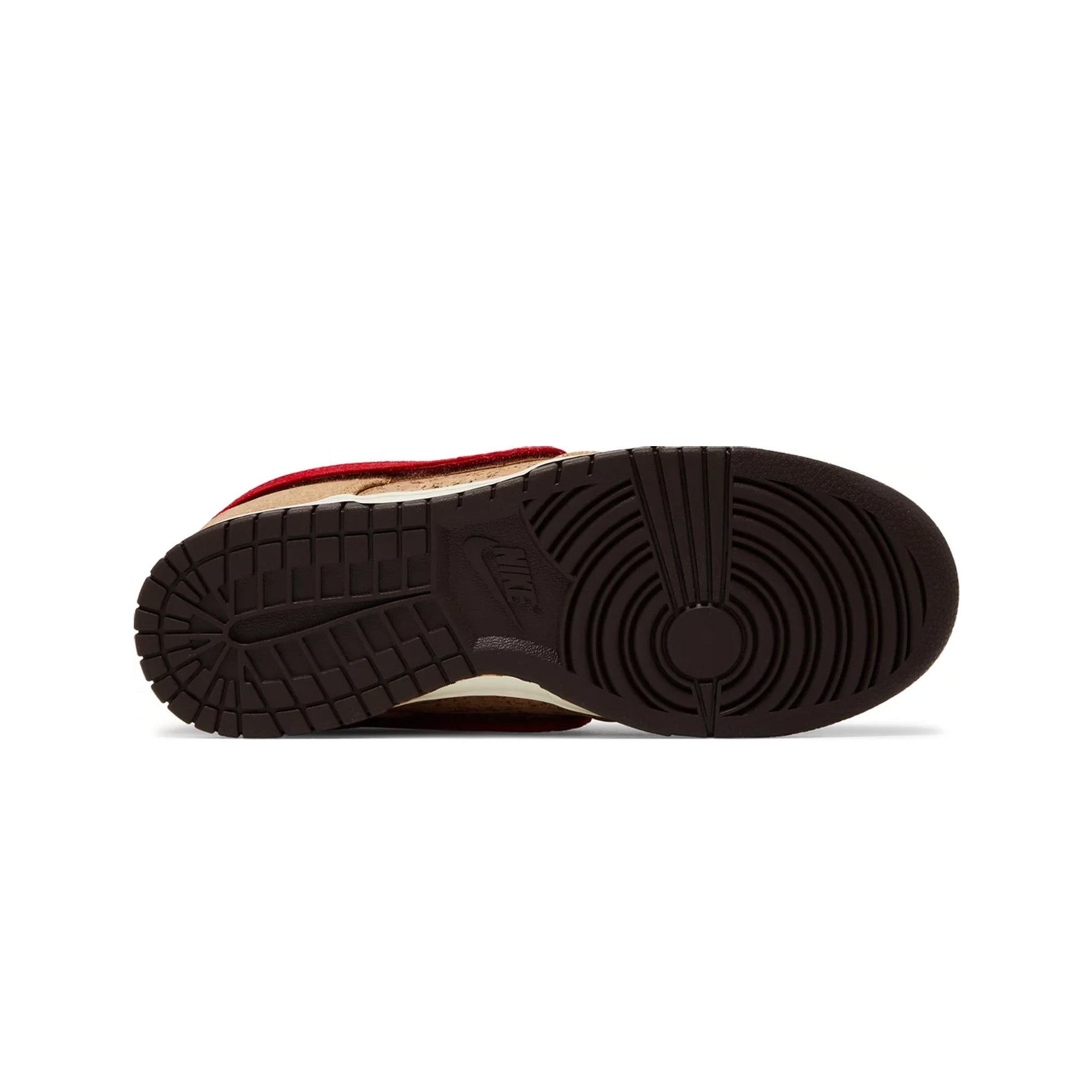 Nike Dunk Low SP 'CLOT Cork' Sneakers (2023) - Limited Edition Streetwear Shoes for Casual Wear & Sneaker Collectors