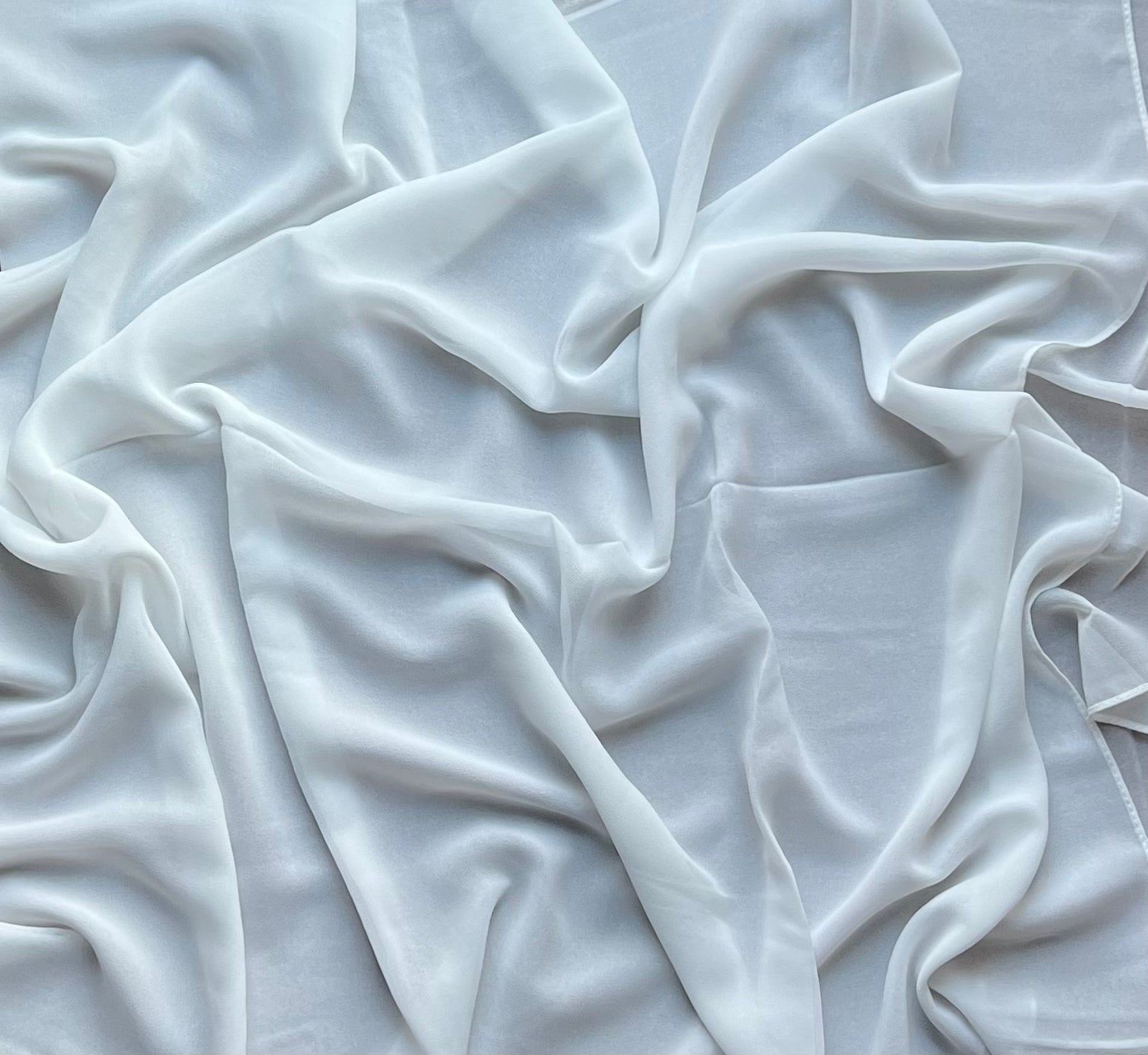 Elegant White Georgette Chiffon Fabric - Perfect for Bridal Gowns, Evening Dresses & Summer Scarves