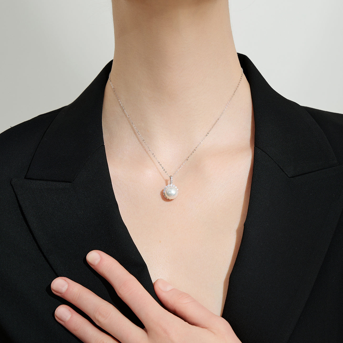 18K Solid Gold Australian White South Sea Pearl Necklace for Women - Luxury Elegant Jewelry Gift for Wedding, Anniversary & Special Occasions