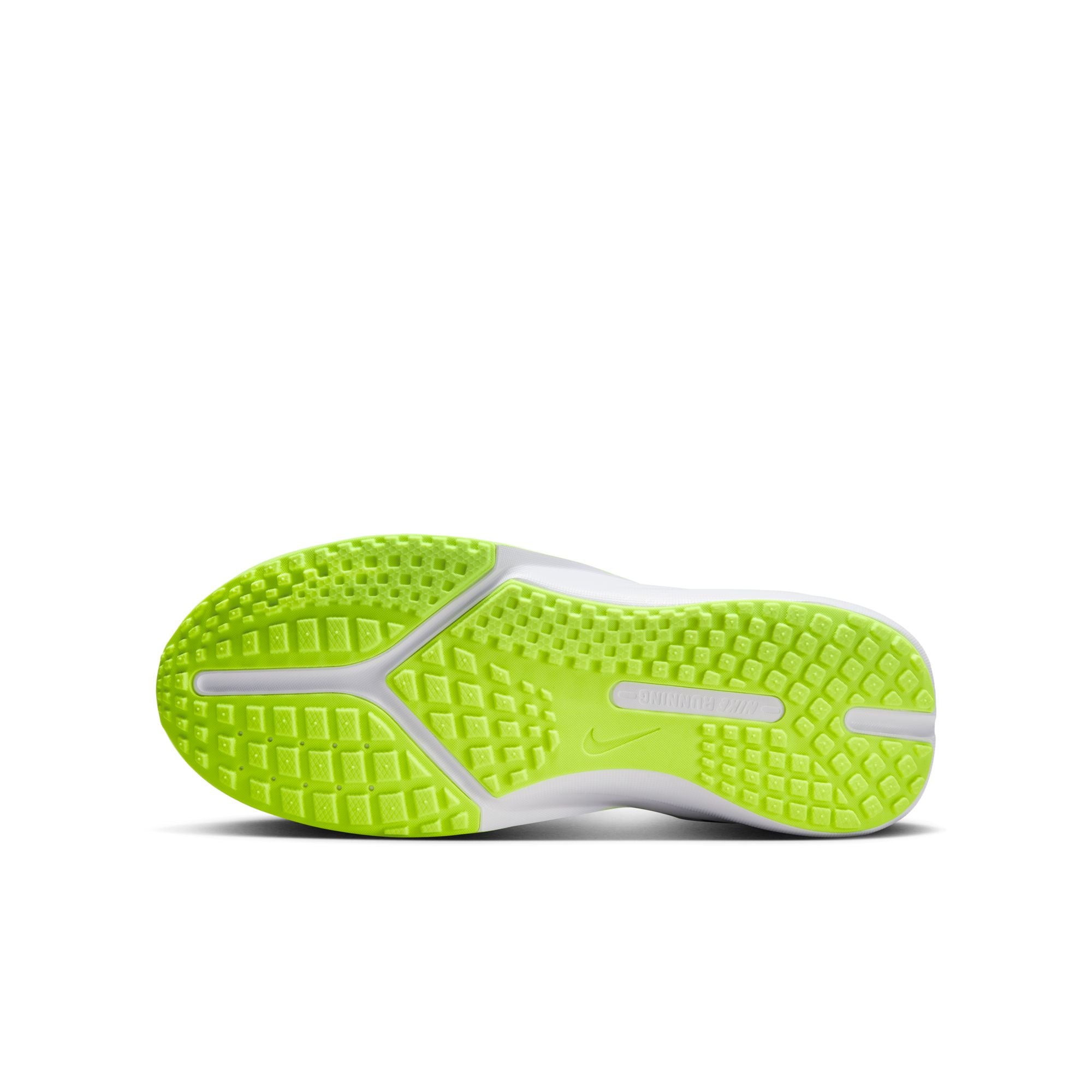 Nike Boys' Youth Sonic Fly Running Shoes - Lightweight & Breathable for Kids' Sports & Daily Wear