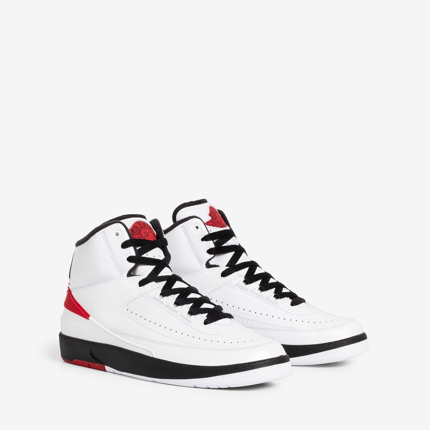 Women's Air Jordan 2 Retro 'Chicago' Basketball Shoes - White/Varsity Red/Black - Classic High-Top Sneakers for Streetwear & Casual Fashion