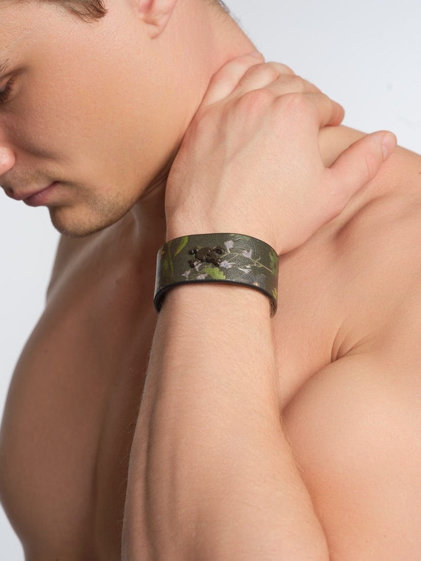 Dutch Floral Green Leather Cuff Bracelet for Women - Boho Chic Handmade Leather Wristband for Casual Wear, Festival Outfits & Everyday Style