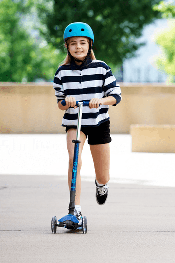 Foldable LED Scooter for Kids - Micro Kickboard Maxi Deluxe | 3-Wheel Kick Scooter with Adjustable Handlebar & Light-Up Wheels | Perfect for Commuting, School & Outdoor Play