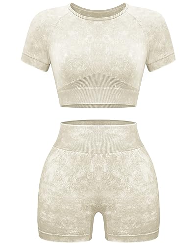 Short-sleeve + Shorts: Cream