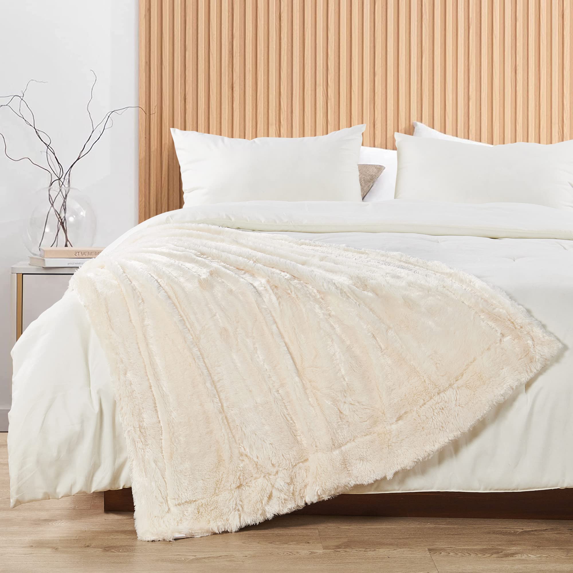 Premium Double-Sided Faux Fur Throw Blanket - Ivory 70