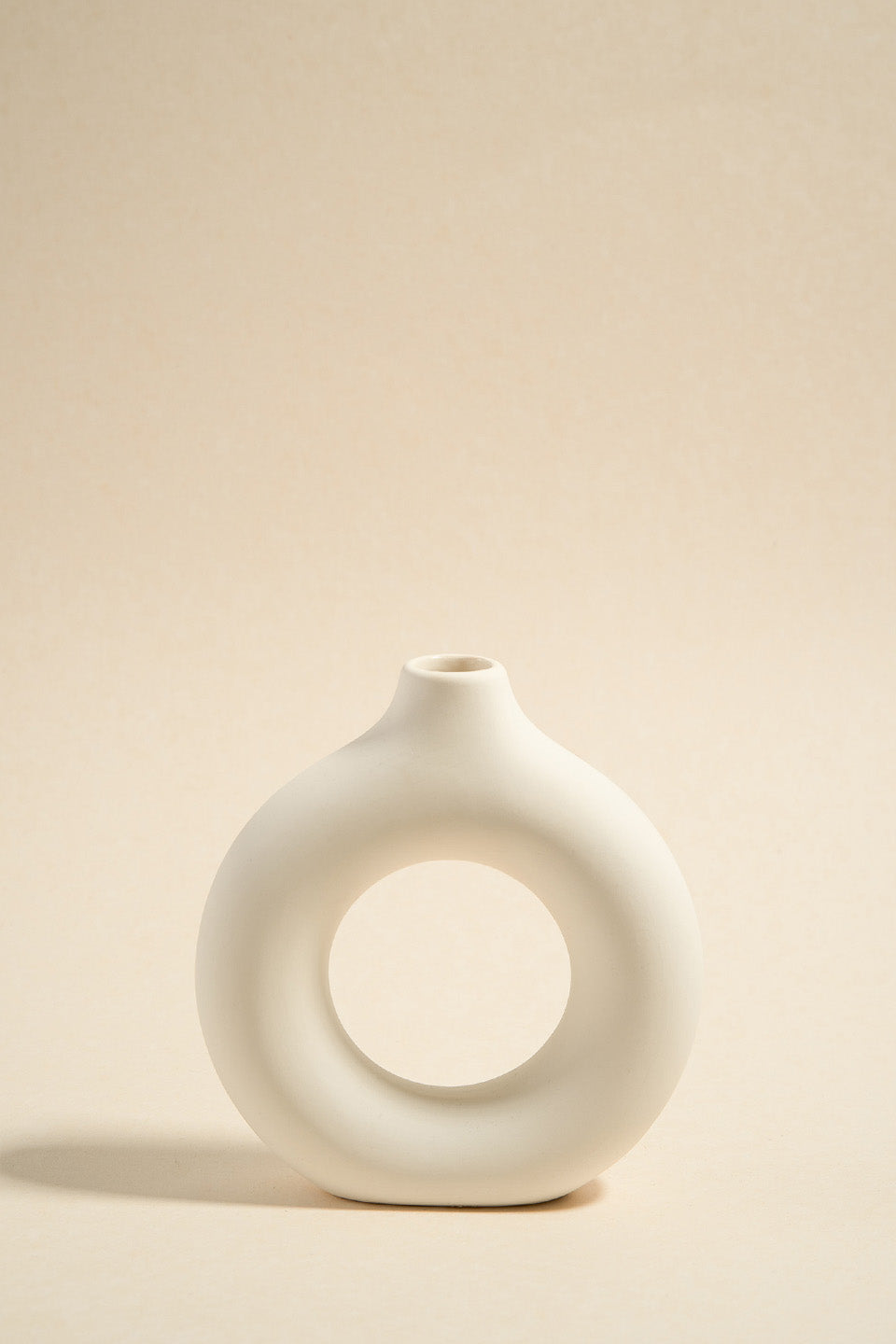 Small White Donut Candle Holder - 13x12.5cm - Perfect for Table Centerpieces, Wedding Decor & Home Aromatherapy