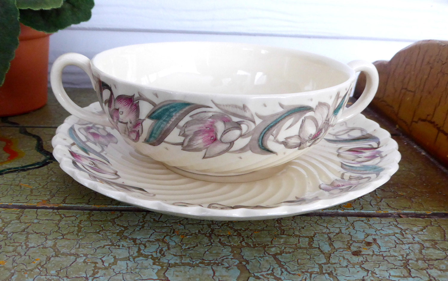 Vintage 1940s Susie Cooper Endon Ribbed Cream Soup Bowl & Saucer Set - Classic English Tea Set for Afternoon Tea, Collectible Ceramic Tableware, Perfect for Vintage Lovers & Antique Decor