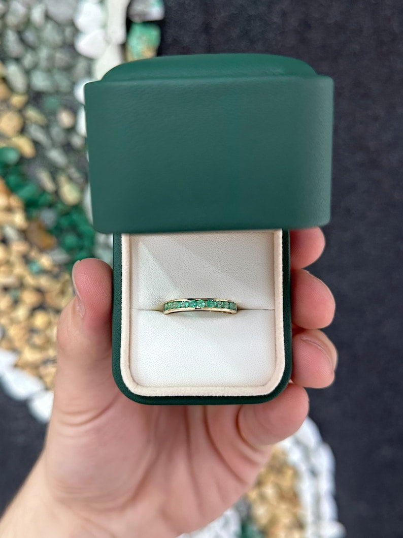 0.80tcw Round Cut Medium Green Emerald Ring - 14K Gold Unisex Band for Men & Women | Perfect for Engagement, Wedding, Anniversary & Everyday Wear