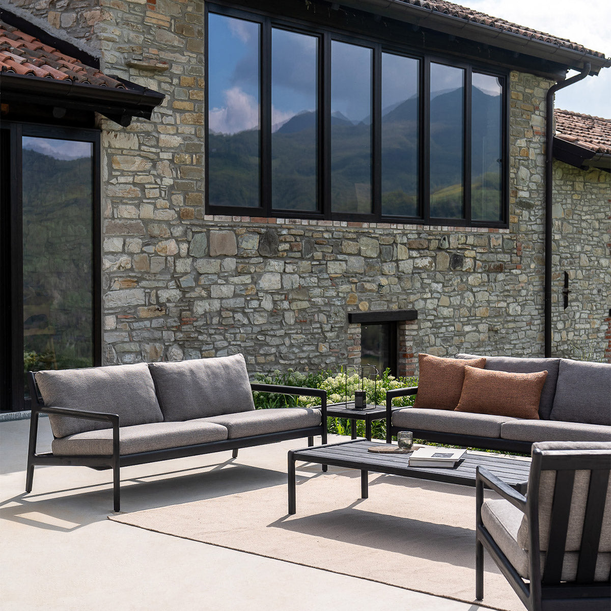 Outdoor Fabric 4-Seater Sofa Set - Teak Black & Mocha - Weather-Resistant Patio Furniture for Garden, Poolside & Backyard Relaxation