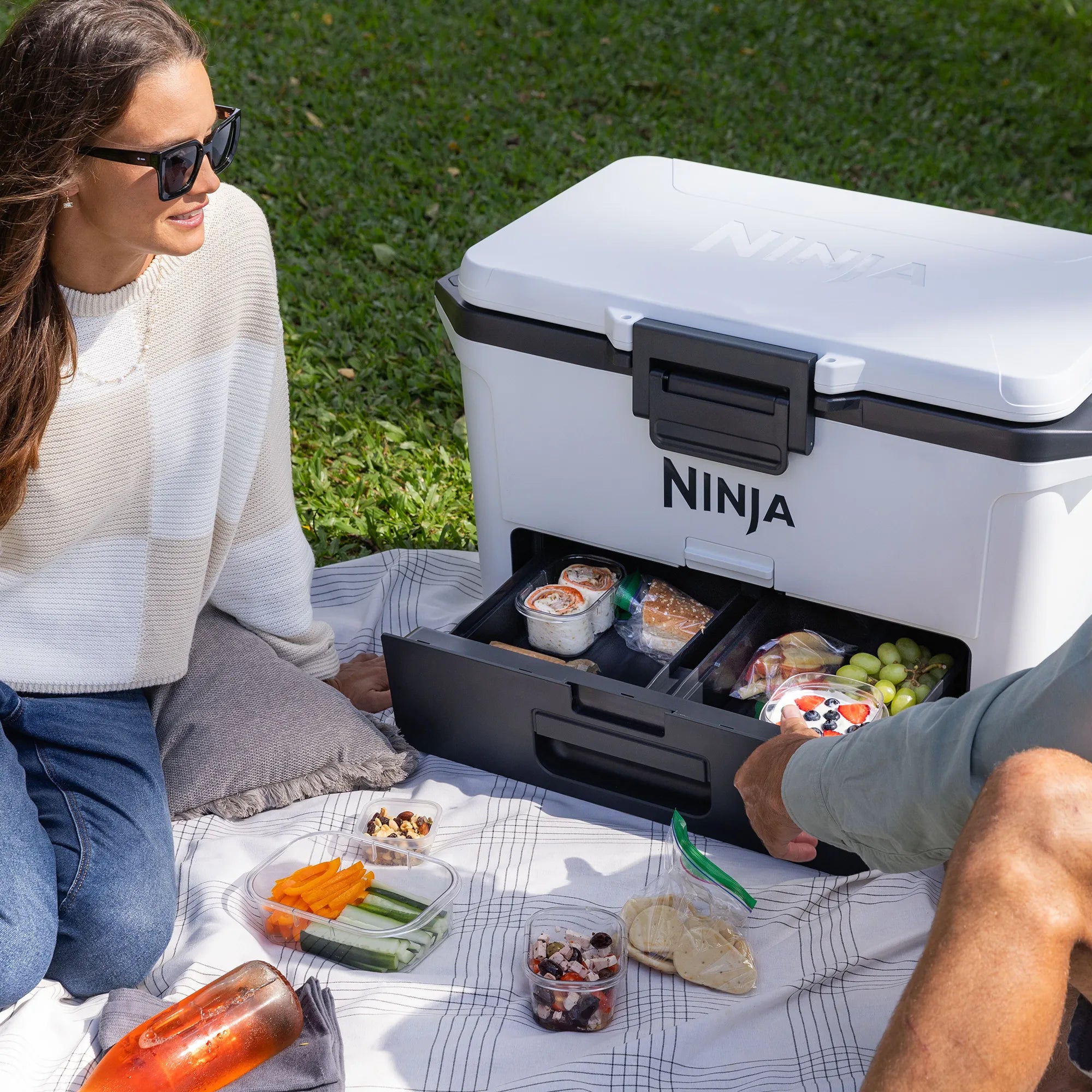 Ninja FrostVault 47L Hard Cooler with Dry Zone - Insulated Outdoor Cooler for Camping, Beach, Picnics & Tailgating - Leakproof Food Storage with Separate Dry Compartment