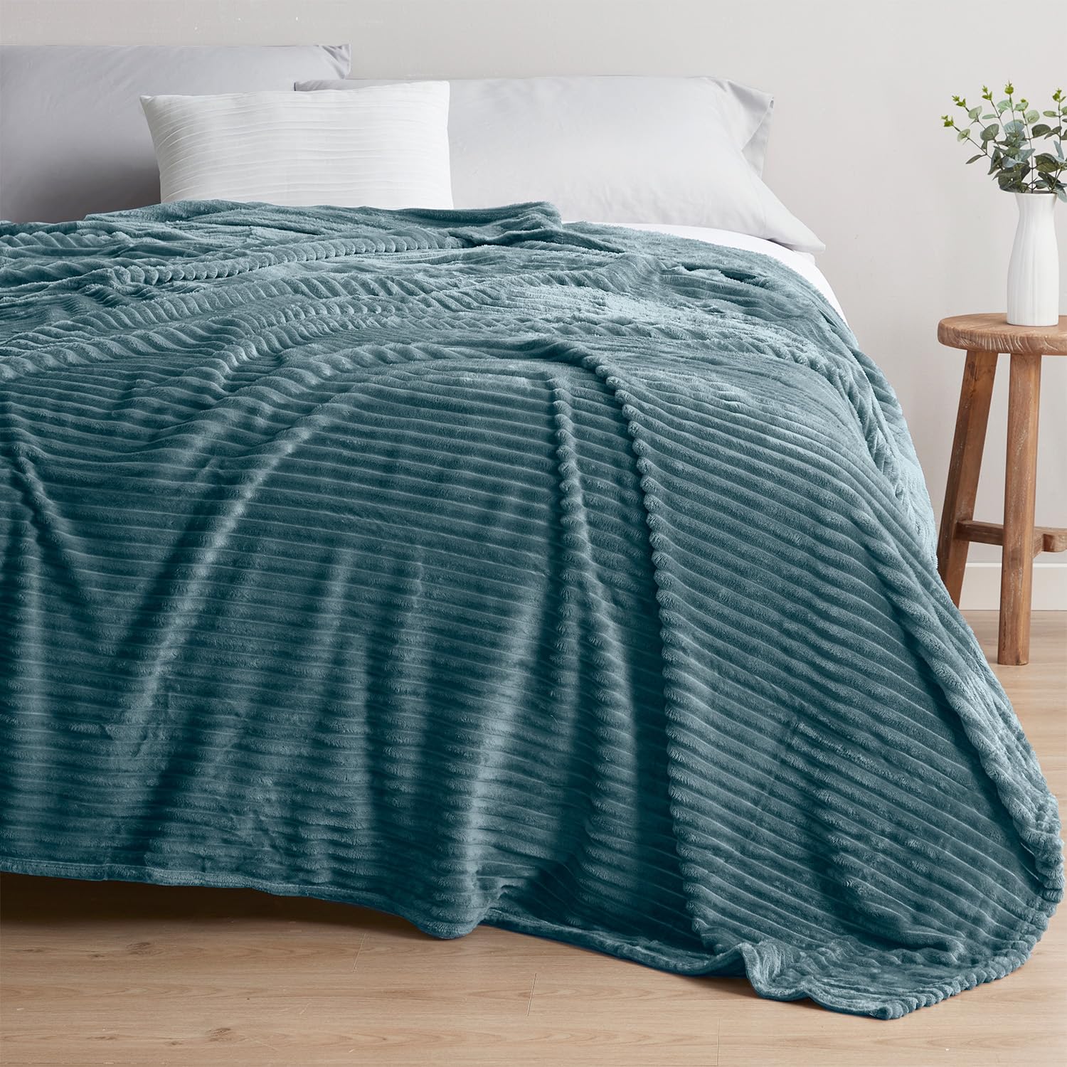 Nestl Soft Twin Fleece Blanket - Ultra Cozy & Warm Plush Bed Blanket 66