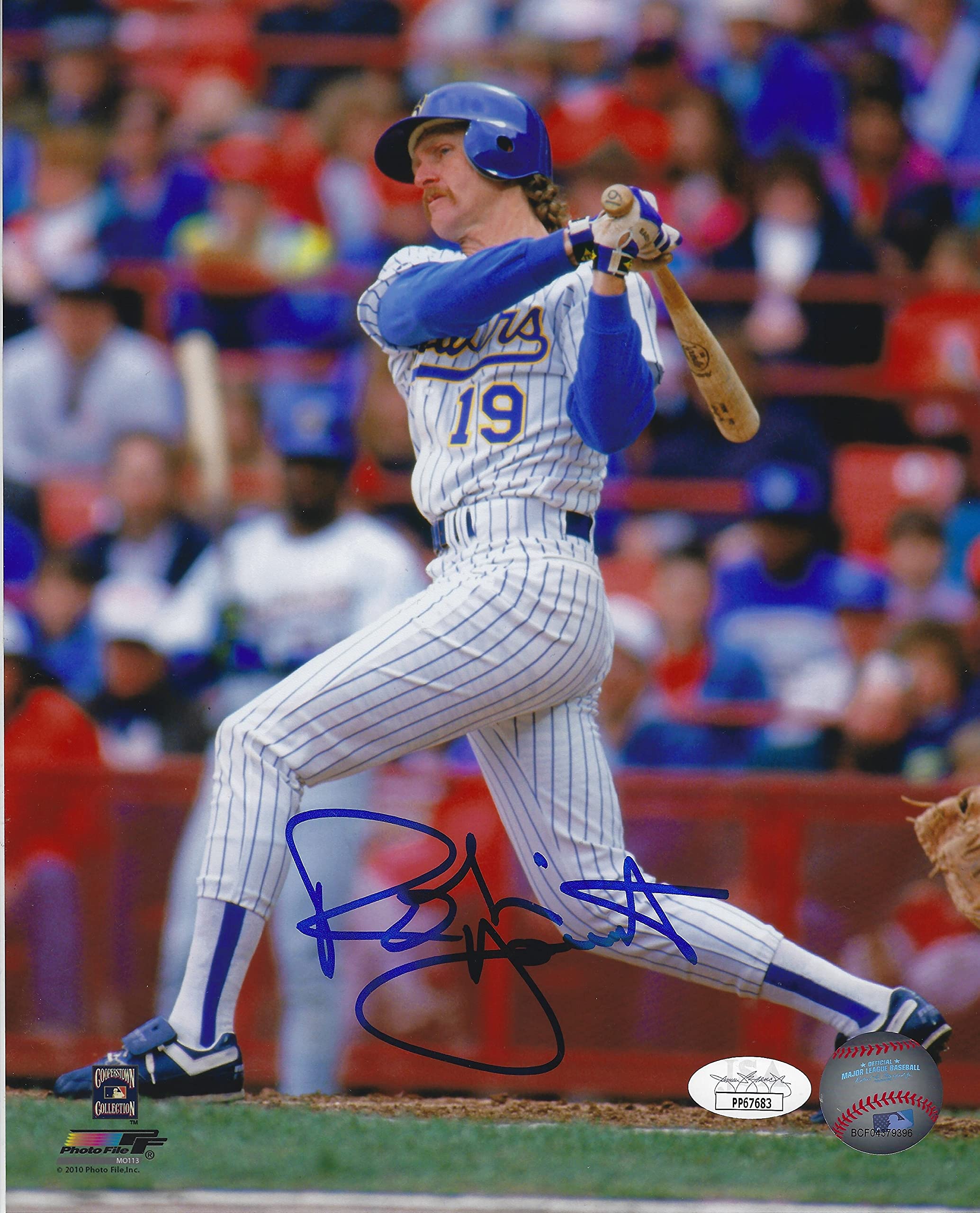 Autographed Robin Yount 8x10 Milwaukee Brewers Photo with JSA Certificate - Perfect for Baseball Memorabilia Collectors and Sports Fans Display