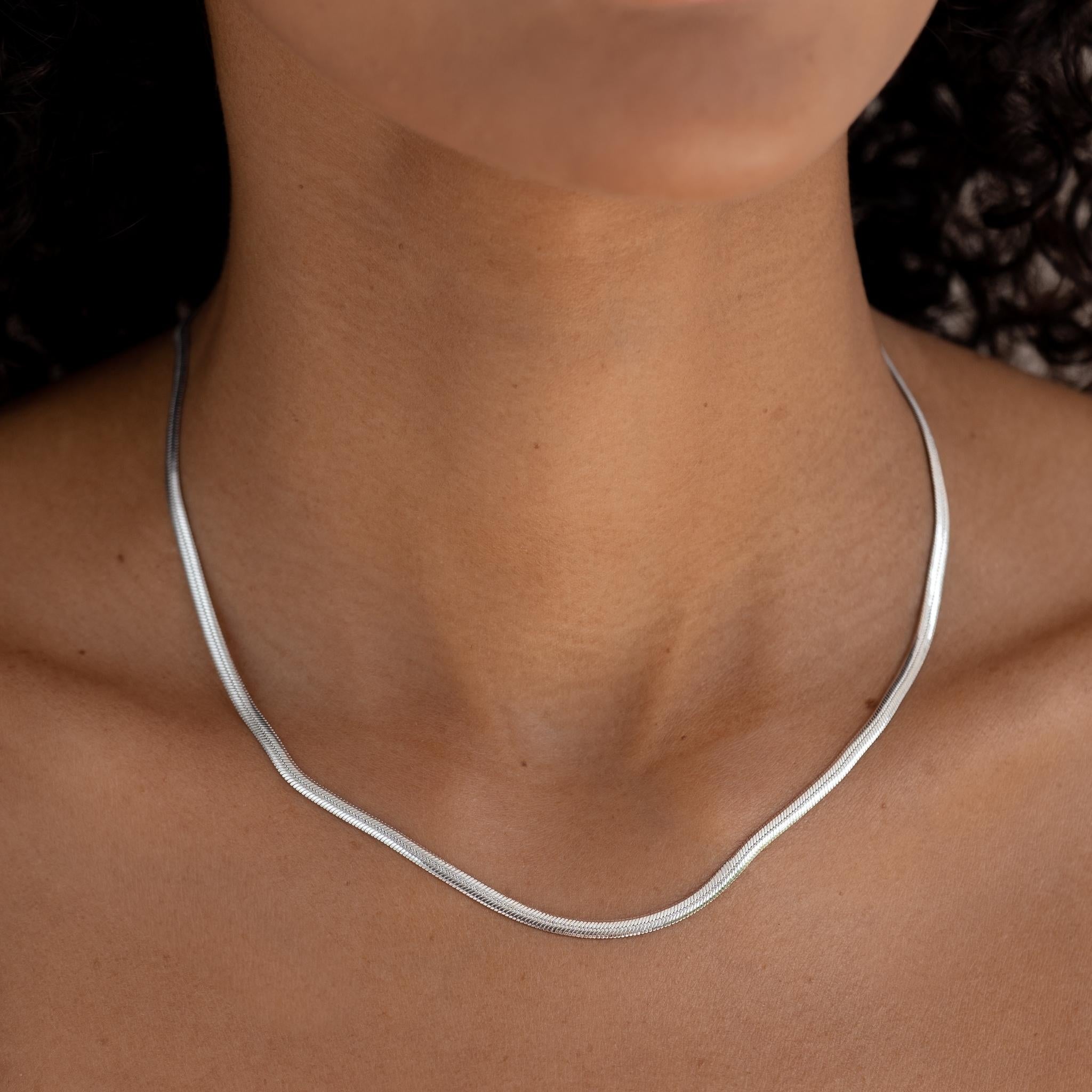 Elegant Silver Snake Chain Necklace for Women - Dainty & Hypoallergenic Jewelry Gift for Her - Perfect for Everyday Wear, Date Nights & Special Occasions
