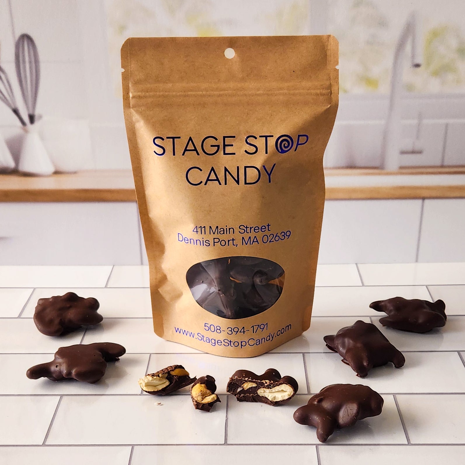 Crunchy Cashew Clusters Snack - Healthy Mixed Nuts with Almonds & Honey - Perfect for Office Snacks, Hiking Trails & Gift Baskets