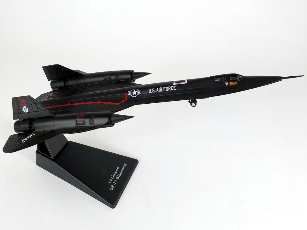 SR-71 Blackbird 1/144 Scale Diecast Model Aircraft - Collectible Military Jet Replica for Aviation Enthusiasts & Display Decor
