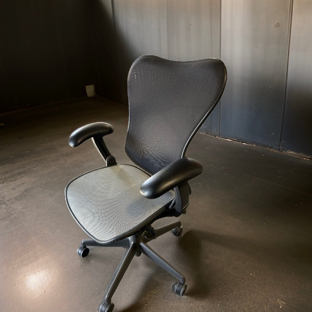 Used Herman Miller Mirra Ergonomic Office Chair - High-Quality Pre-Owned for Home & Workspace Comfort