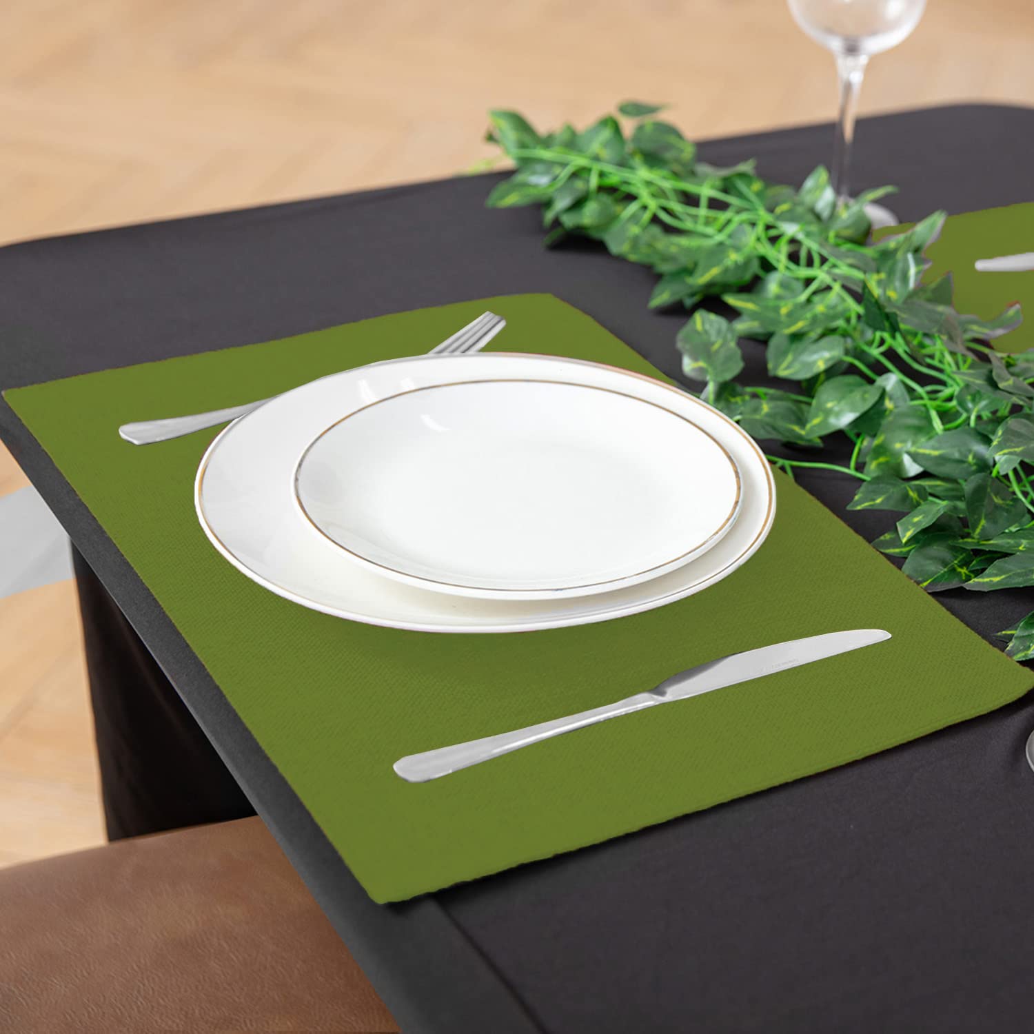 Premium Set of 8 Linen-Like Polyester Placemats - Machine Washable, Heat Resistant & Wrinkle Free Thick Dining Table Mats for Kitchen & Formal Entertaining (Green) - Perfect for Everyday Meals, Dinner Parties & Holiday Gatherings