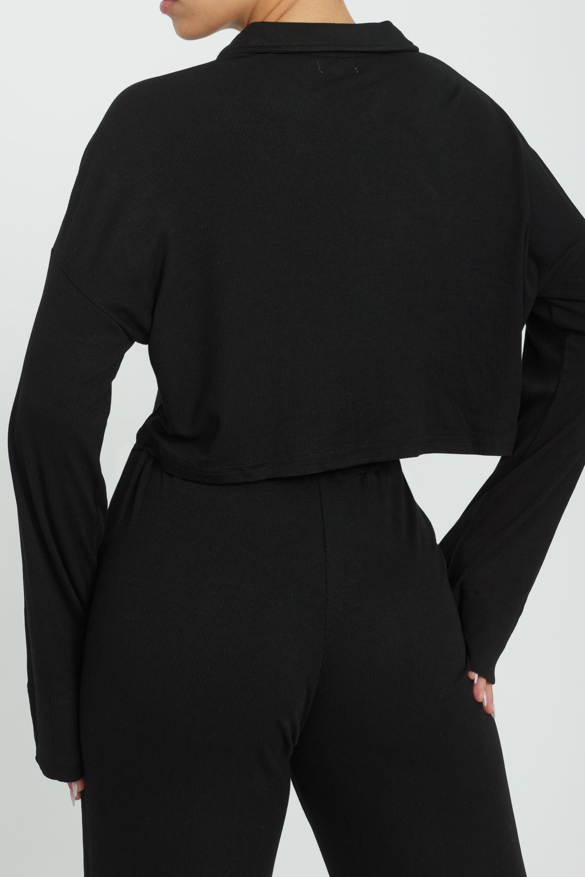 Rory Oversized Crop Top for Women - Trendy Jet Black Casual Shirt - Perfect for Streetwear, Layering & Everyday Outfits
