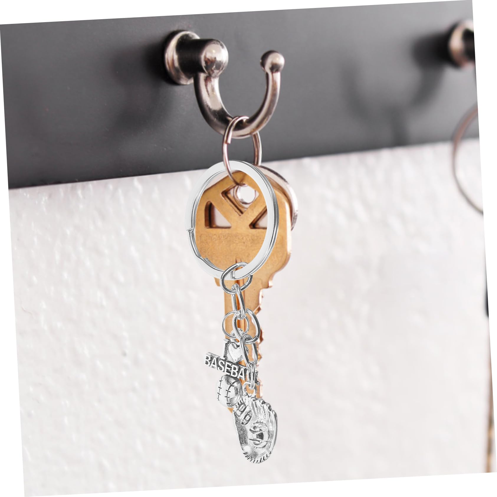 5pcs Baseball Keychain Set - Sports Key Rings for Women, Baseball Decor Bag Keychain, Backpack Pendant Keychains | Perfect for Baseball Fans, Sports Enthusiasts & Gift Giving