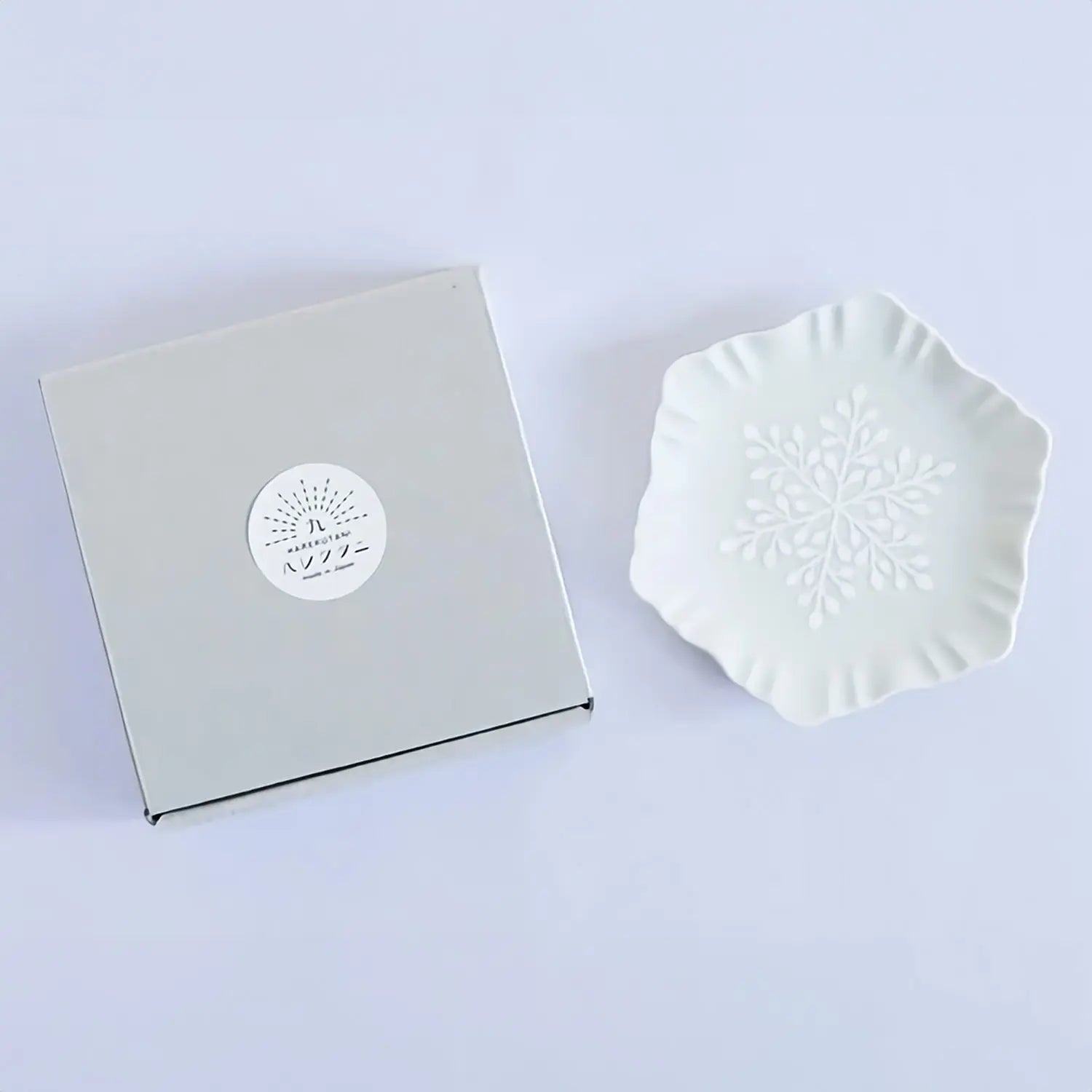 Premium Harekutani Yuki Kessho Porcelain Dinner Plate - Elegant Japanese Ceramic Tableware for Fine Dining, Wedding Gifts & Home Decor