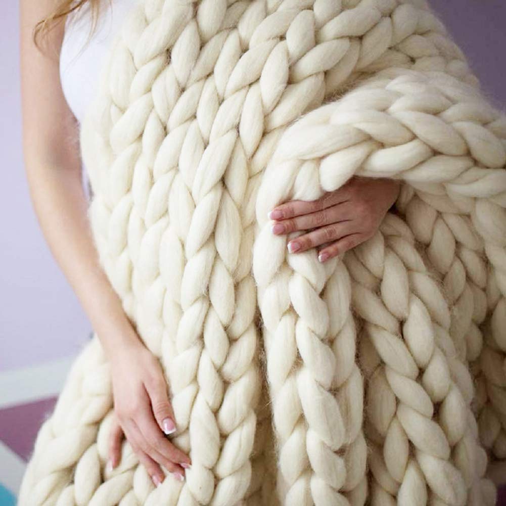 Chunky Knit Blanket - Oversized Warm Thick Hand-Knitted Throw Blanket for Couch, Bed & Sofa | 100x120cm (39x47in) Beige Home Decor | Cozy Pet Mat for Winter Nights & Living Room Relaxation