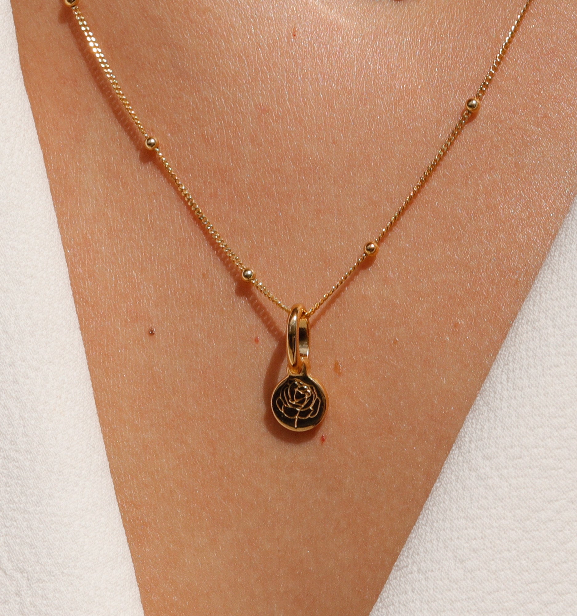 Rose Necklace for Women - Elegant Floral Jewelry Gift for Mom, Wife, Girlfriend | Perfect for Valentine's Day, Anniversary, Birthday & Special Occasions