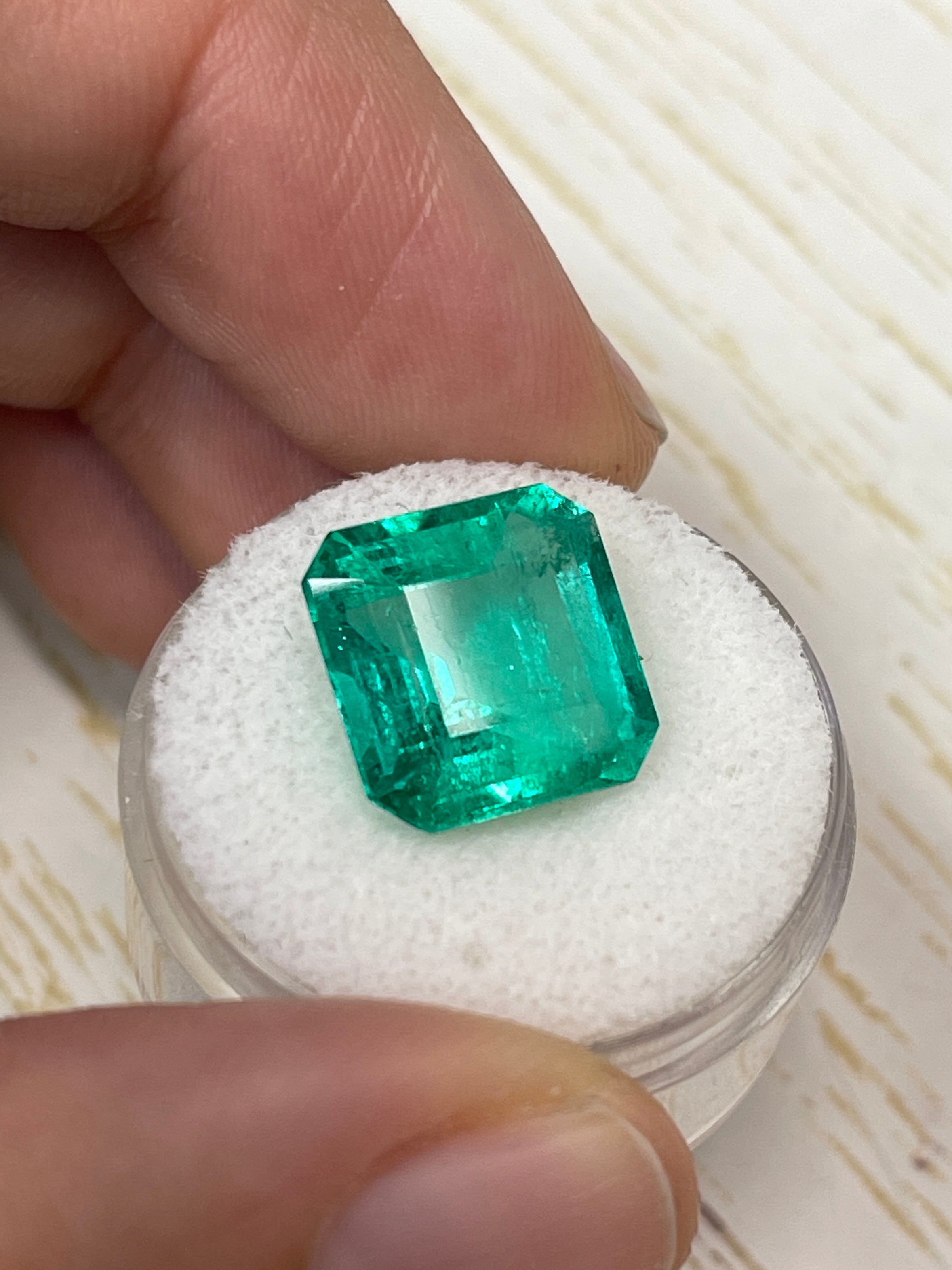 8.81 Carat Natural Colombian Emerald - 12.5x12.5mm Glowing Green Asscher Cut Loose Gemstone for Jewelry Making, Engagement Rings & Luxury Collections
