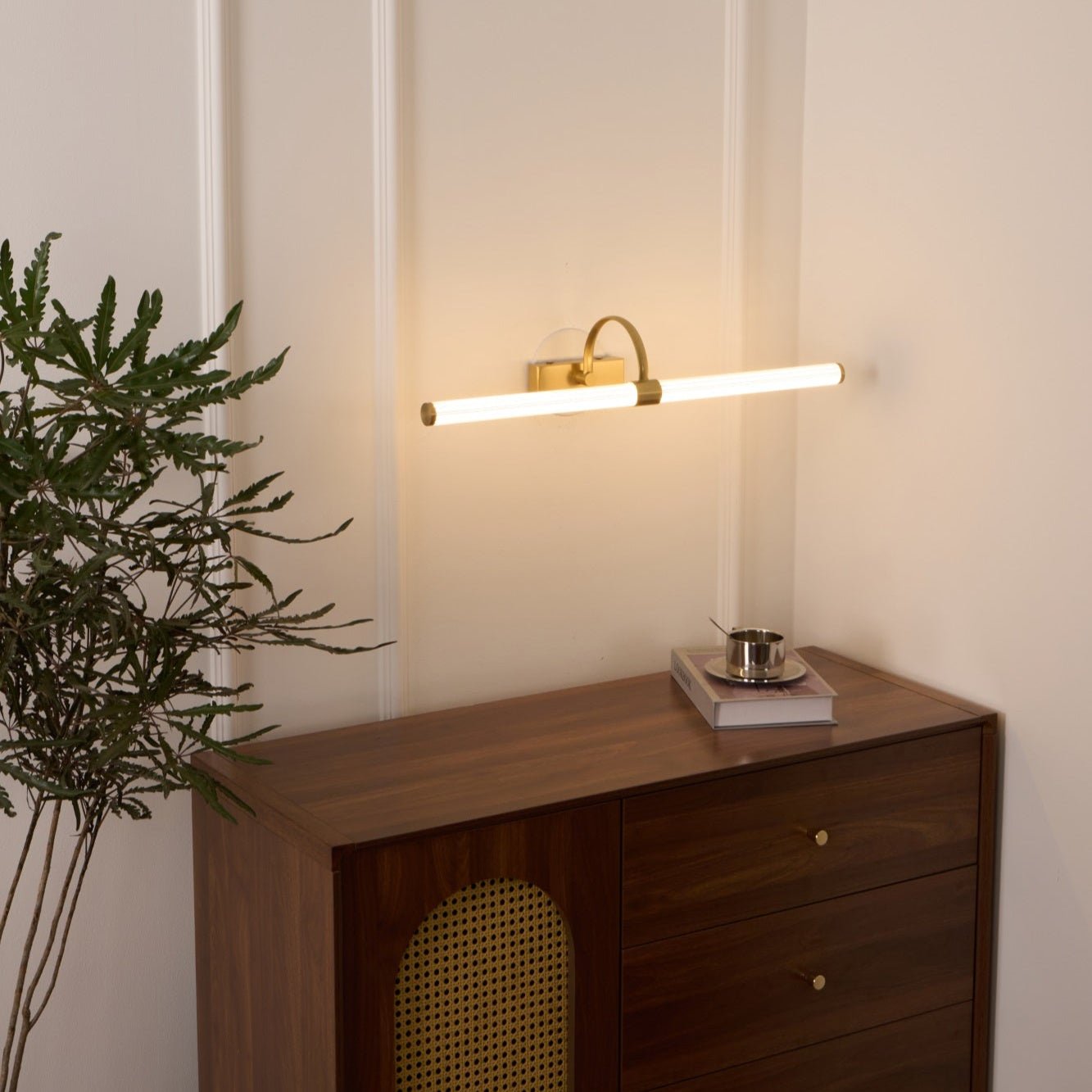 Avery Wall Light - Modern LED Sconce for Bedroom, Living Room & Hallway - Dimmable Indoor Lighting Fixture - Energy Efficient Home Decor (Black) - Perfect for Ambient & Accent Lighting