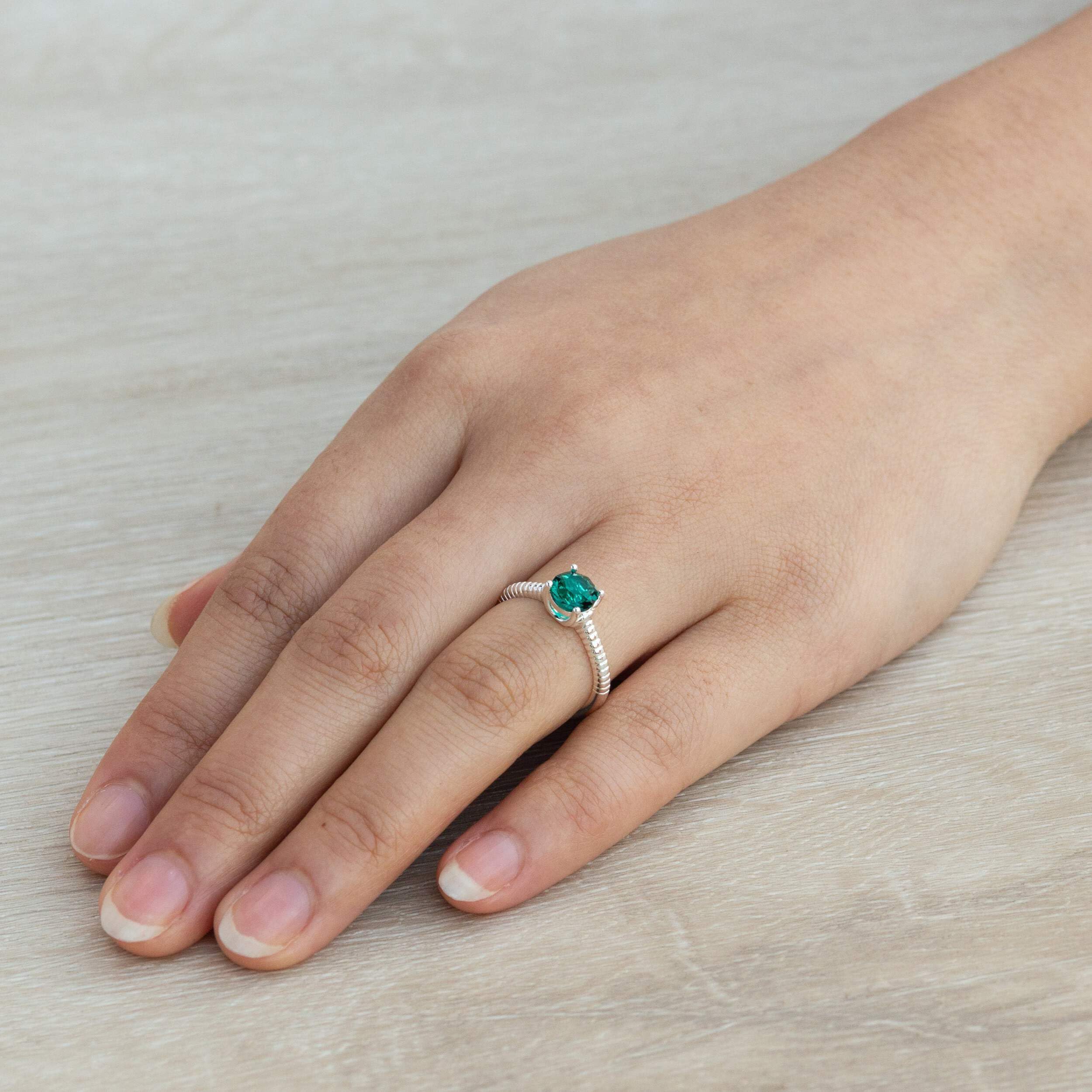Emerald Birthstone Ring with Zirconia for Women - Perfect Gift for Mom