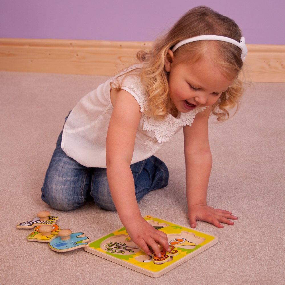 Bigjigs Toys Wooden Peg Puzzle Safari - Educational Animal Puzzle for Toddlers 1+ Years, Fine Motor Skills Development Toy for Babies & Kids, First Wooden Jigsaw Puzzle - Perfect for Early Learning & Playtime at Home or Preschool