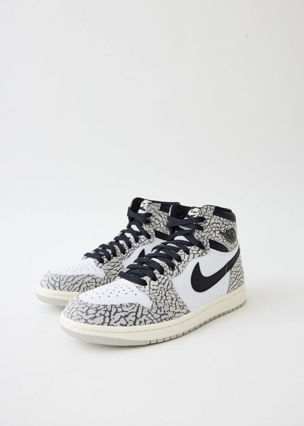 Air Jordan 1 Retro High OG Men's Basketball Shoes - Classic White/Black/Red Colorway for Streetwear & Sneaker Collection | Perfect for Casual Wear, Basketball Games & Sneakerhead Fashion